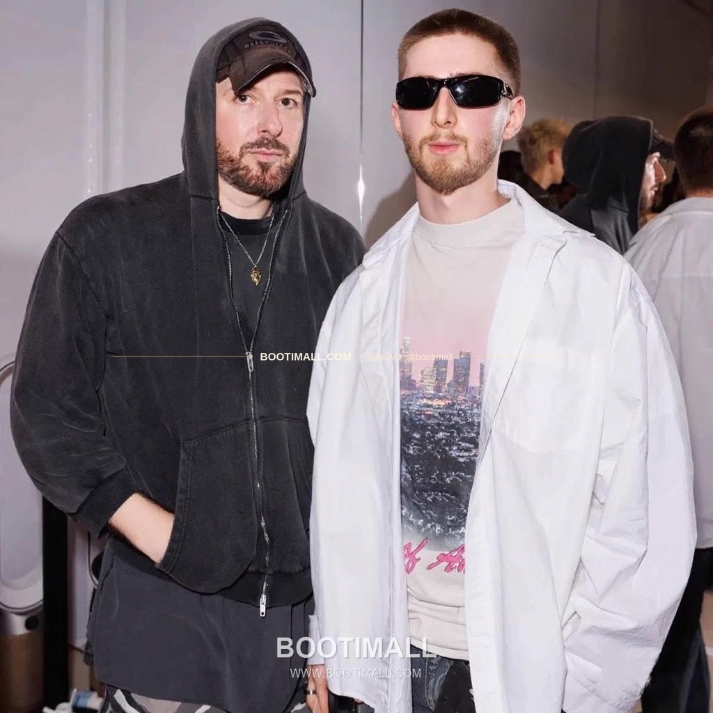 발렌시아가 2025FW LA레이어드 워싱 루즈핏 셔츠 Balenciaga 2025 FW LA Layered Washed Loose Fit Shirt 2