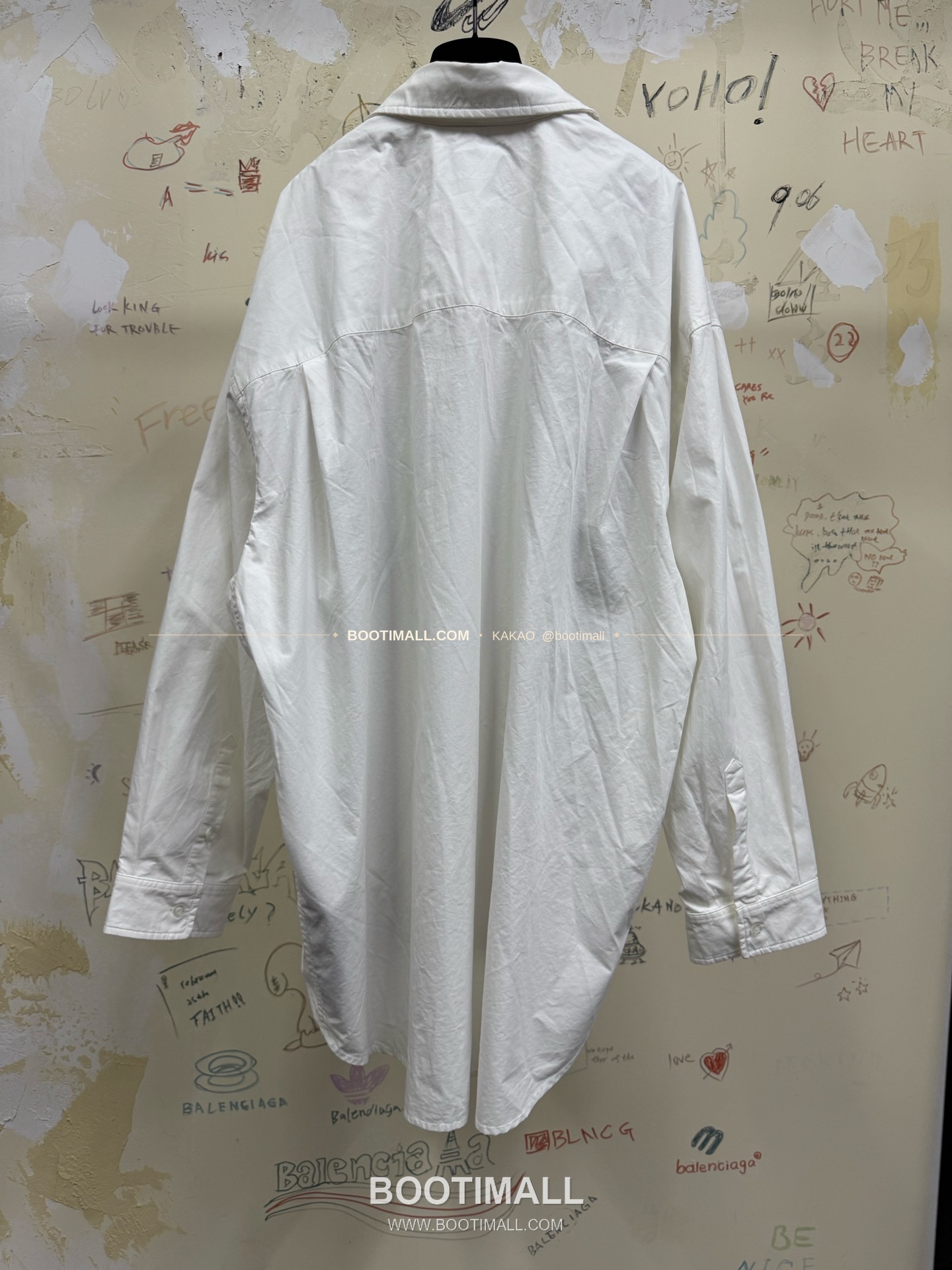 발렌시아가 2025FW LA레이어드 워싱 루즈핏 셔츠 Balenciaga 2025 FW LA Layered Washed Loose Fit Shirt 11