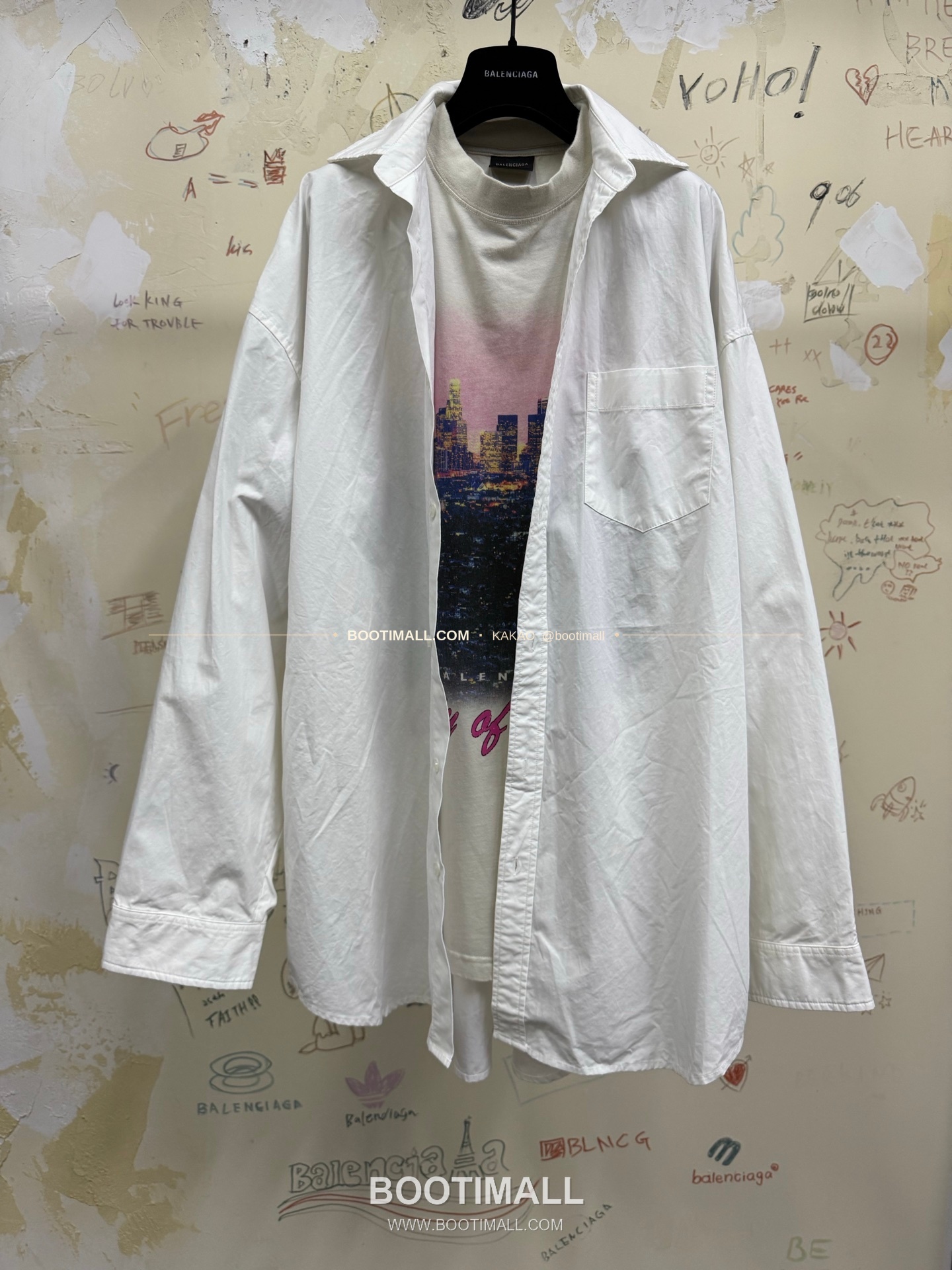 발렌시아가 2025FW LA레이어드 워싱 루즈핏 셔츠 Balenciaga 2025 FW LA Layered Washed Loose Fit Shirt 13