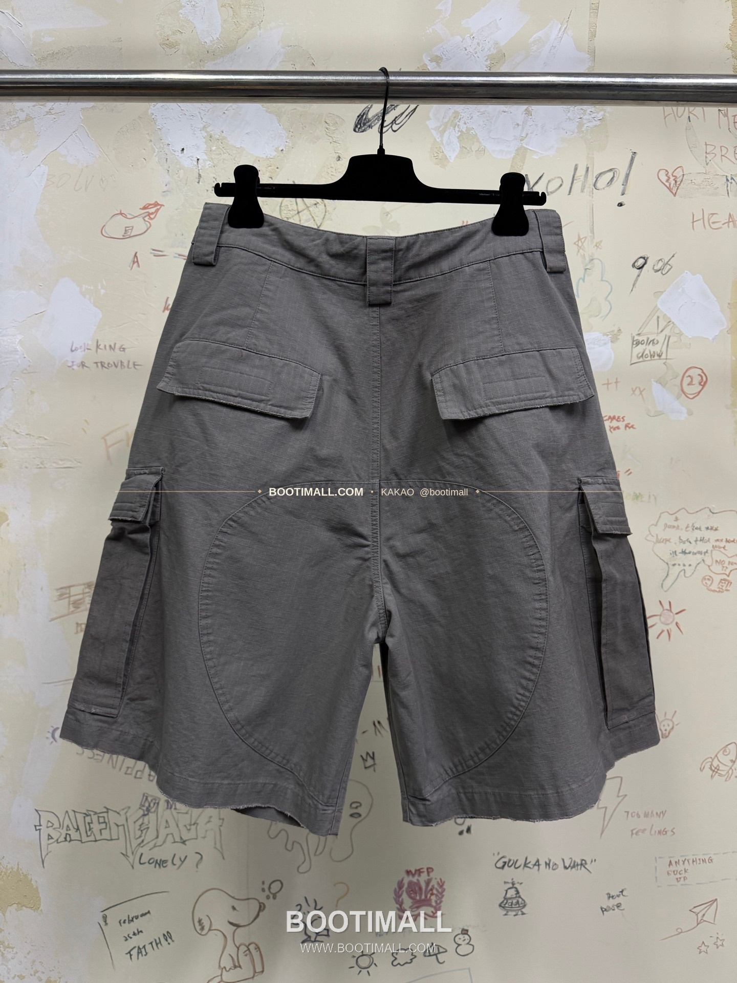 발렌시아가 2025FW 링로고 워싱 루즈핏 드로스트링 카고쇼츠 Balenciaga 2025 FW Ring Logo Washed Loose Fit Drawstring Cargo Shorts 8