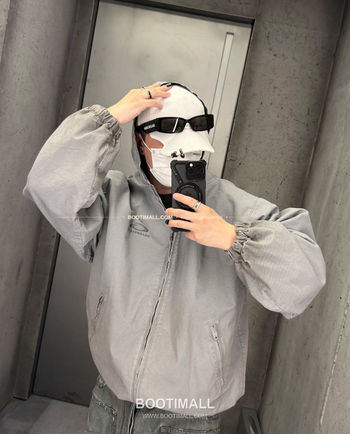 발렌시아가 2025FW 링로고 워싱 루즈핏 카고재킷 Balenciaga 2025 FW Ring Logo Washed Loose Fit Cargo Jacket 1