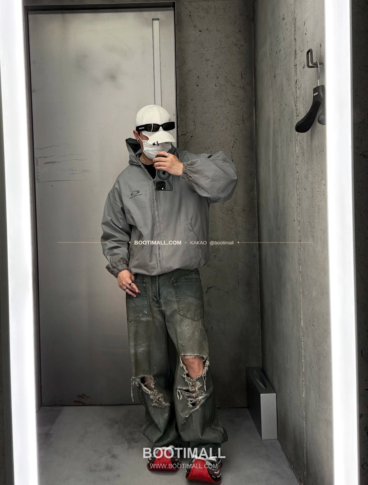 발렌시아가 2025FW 링로고 워싱 루즈핏 카고재킷 Balenciaga 2025 FW Ring Logo Washed Loose Fit Cargo Jacket 2