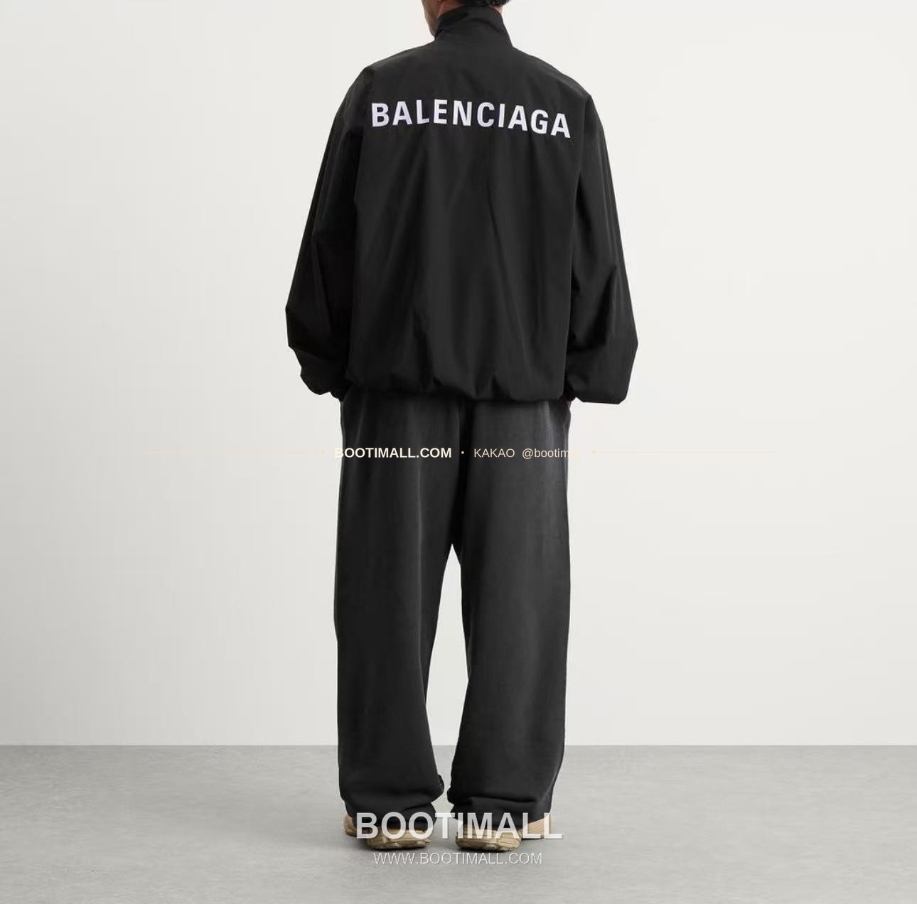발렌시아가 2025FW 레터로고 나일론 자수 루즈핏 윈드브레이커 Balenciaga 2025 FW Letter Logo Nylon Embroidered Loose Fit Windbreaker 1