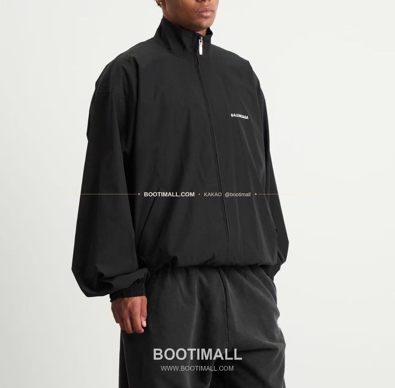 발렌시아가 2025FW 레터로고 나일론 자수 루즈핏 윈드브레이커 Balenciaga 2025 FW Letter Logo Nylon Embroidered Loose Fit Windbreaker 2