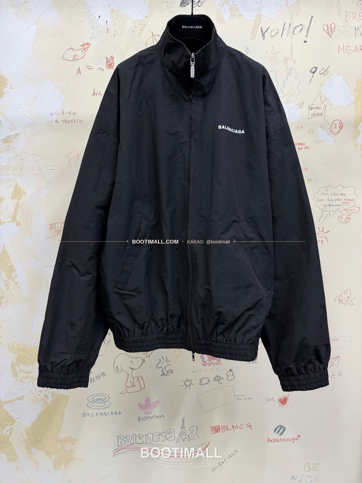 발렌시아가 2025FW 레터로고 나일론 자수 루즈핏 윈드브레이커 Balenciaga 2025 FW Letter Logo Nylon Embroidered Loose Fit Windbreaker 8