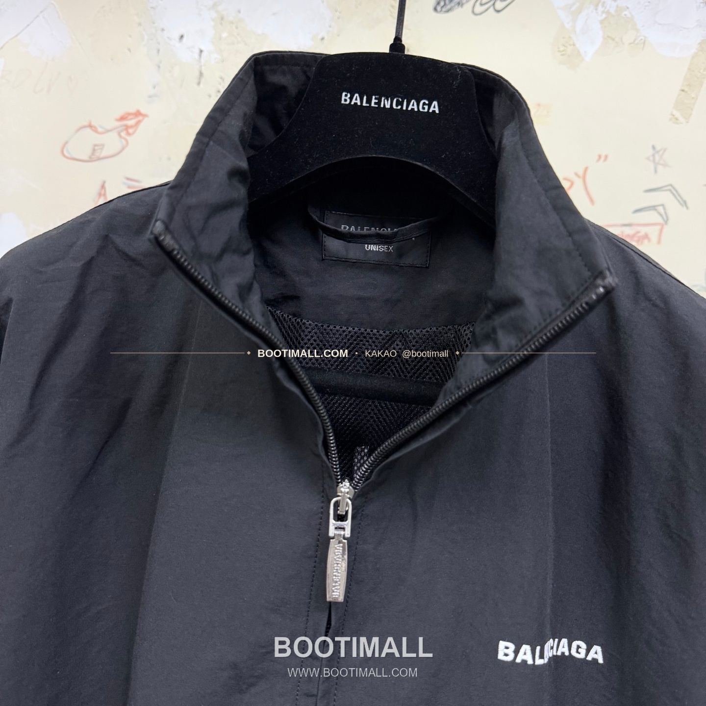 발렌시아가 2025FW 레터로고 나일론 자수 루즈핏 윈드브레이커 Balenciaga 2025 FW Letter Logo Nylon Embroidered Loose Fit Windbreaker 11