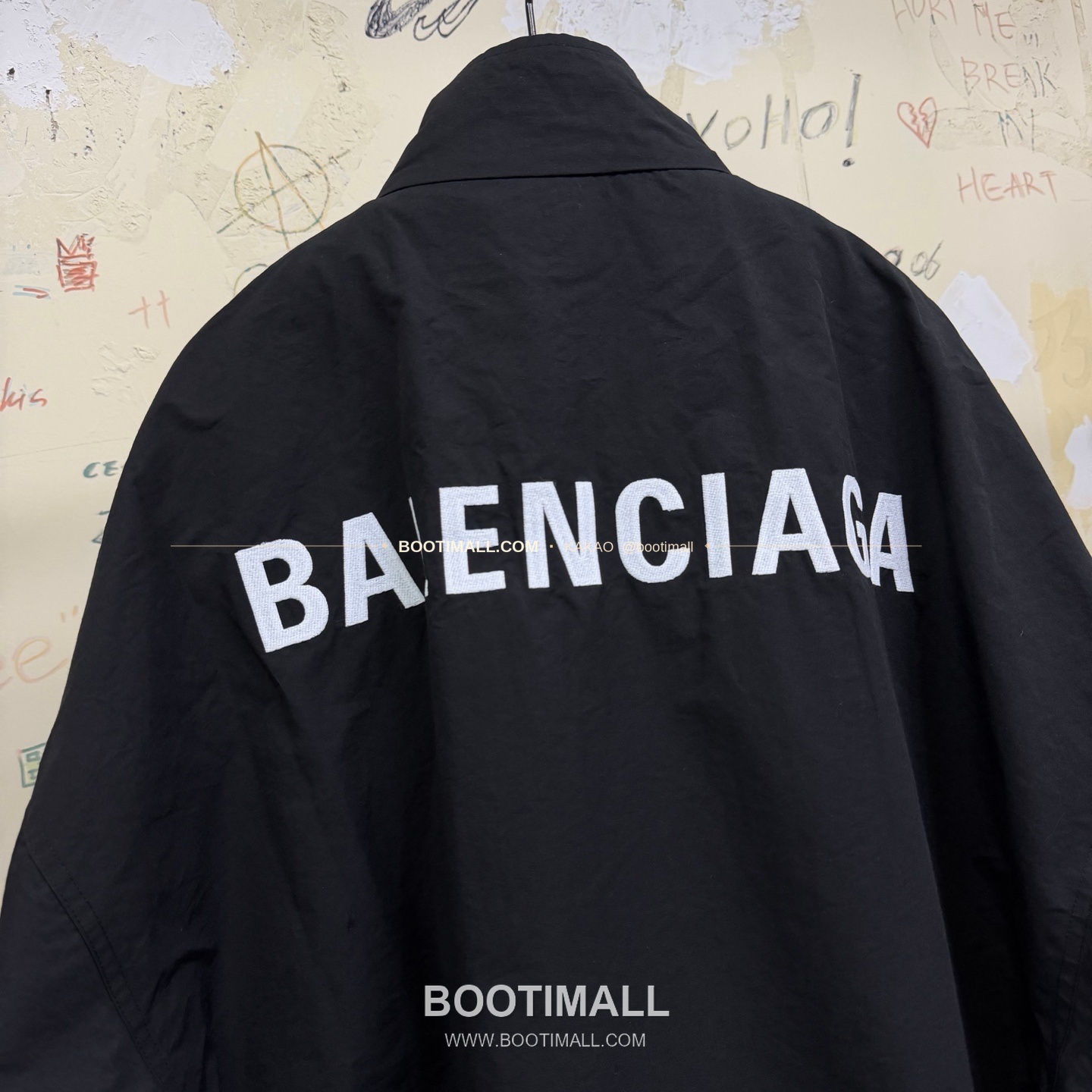 발렌시아가 2025FW 레터로고 나일론 자수 루즈핏 윈드브레이커 Balenciaga 2025 FW Letter Logo Nylon Embroidered Loose Fit Windbreaker 15