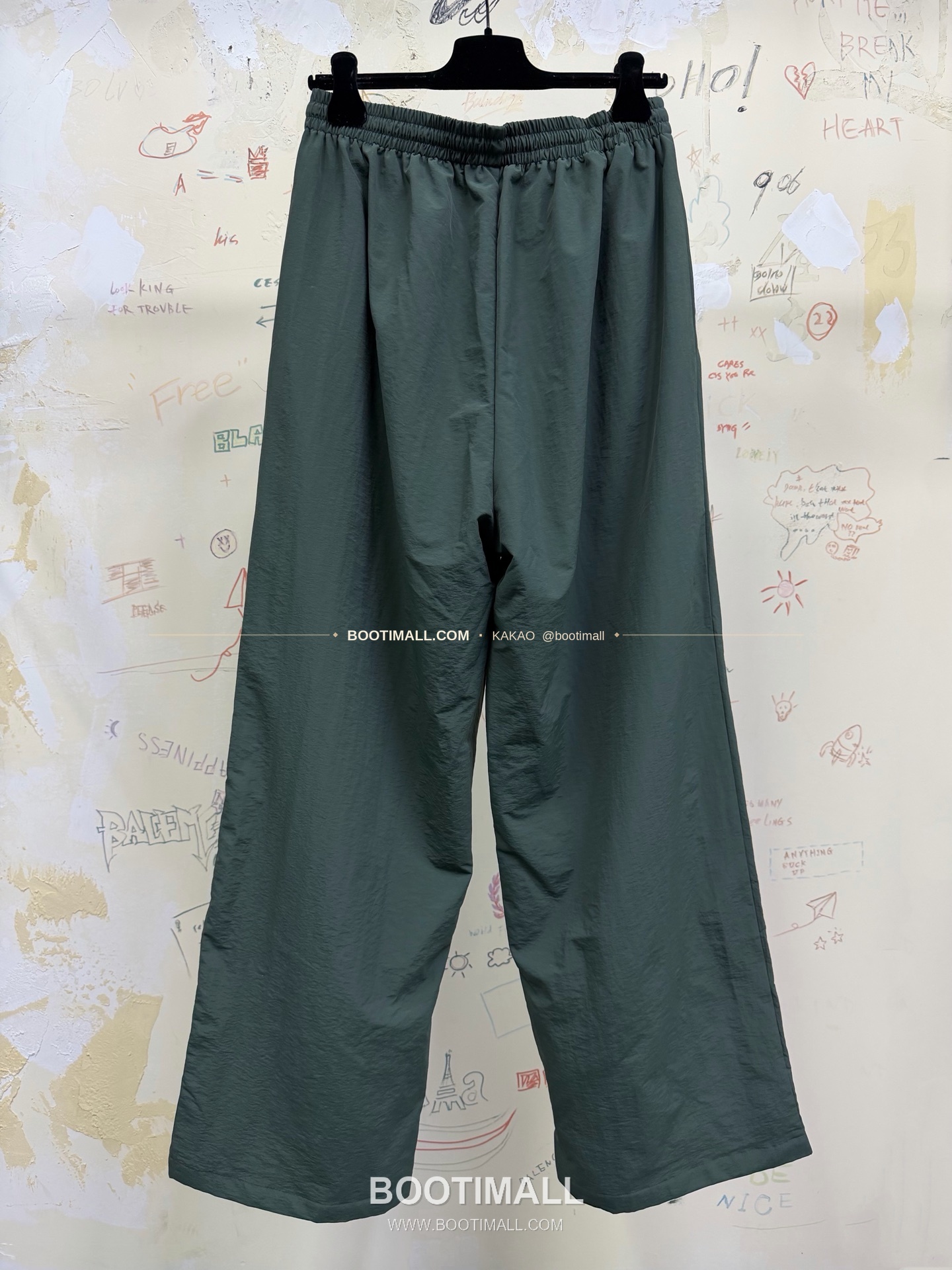 발렌시아가 2025FW 레터로고 자수 루즈핏 드로스트링 코튼 롱팬츠 Balenciaga 2025 FW Letter Logo Embroidered Loose Fit Drawstring Cotton Long Pants 4