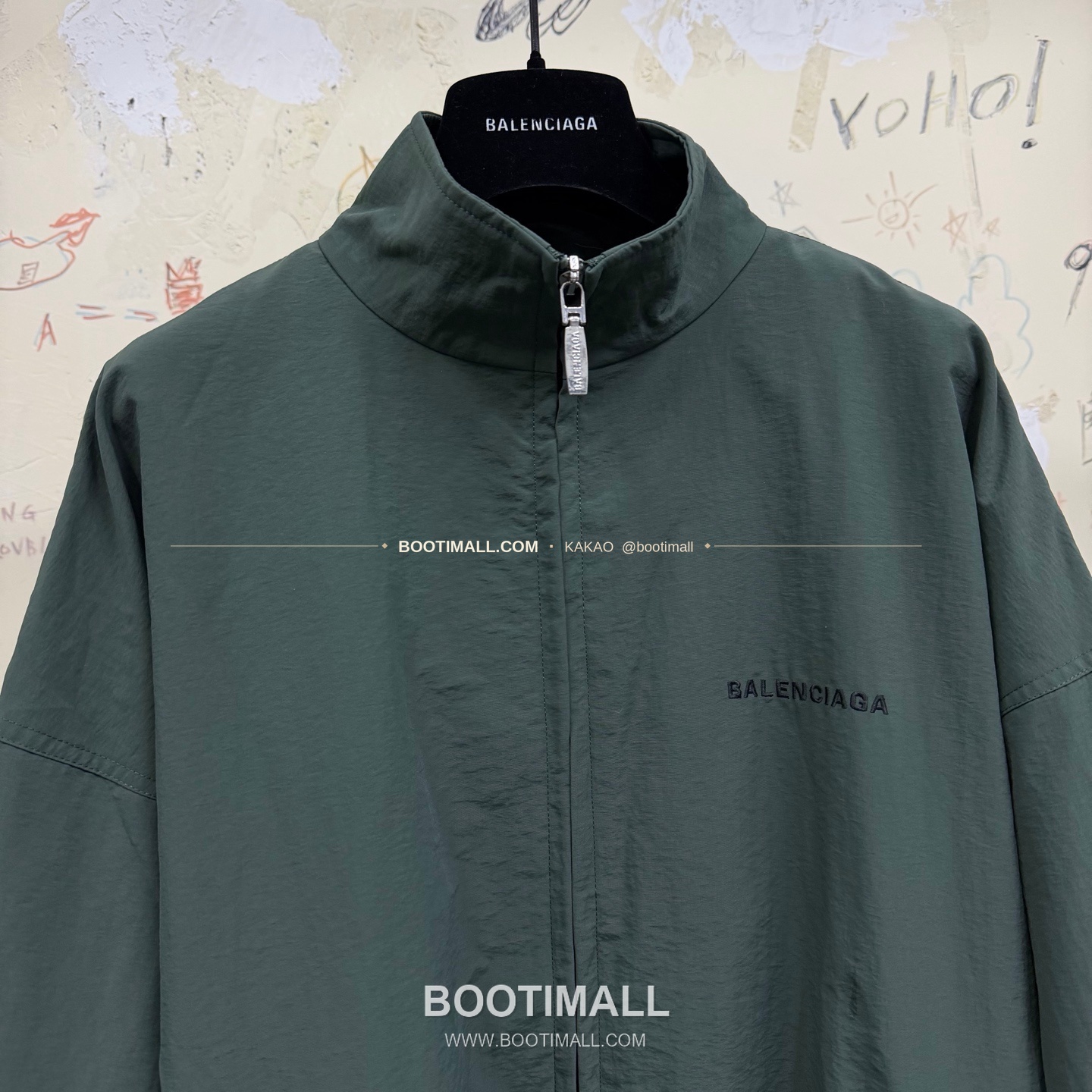 발렌시아가 2025FW 레터로고 자수 루즈핏 나일론 윈드브레이커 Balenciaga 2025 FW Letter Logo Embroidered Loose Fit Nylon Windbreaker 6