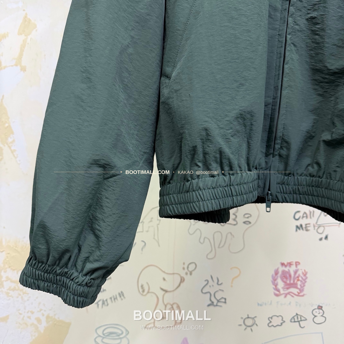 발렌시아가 2025FW 레터로고 자수 루즈핏 나일론 윈드브레이커 Balenciaga 2025 FW Letter Logo Embroidered Loose Fit Nylon Windbreaker 8