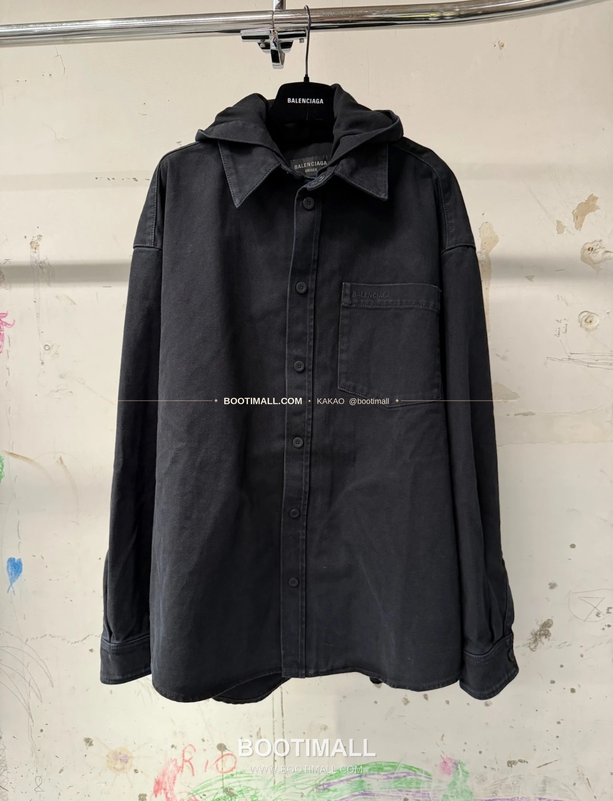 발렌시아가 2025FW 워싱 데님 루즈핏 후드 셔츠재킷 Balenciaga 2025 FW Washed Denim Loose Fit Hooded Shirt Jacket 1