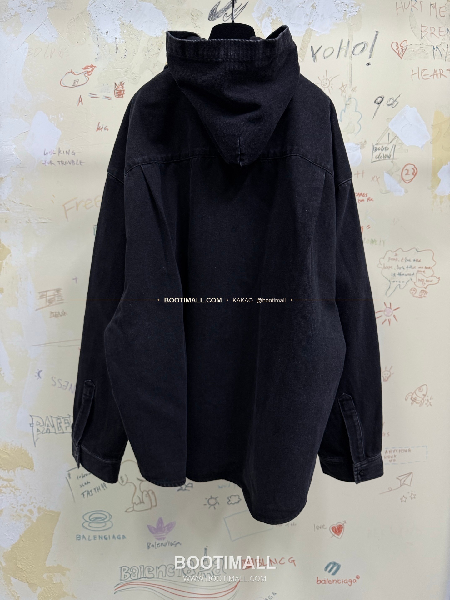 발렌시아가 2025FW 워싱 데님 루즈핏 후드 셔츠재킷 Balenciaga 2025 FW Washed Denim Loose Fit Hooded Shirt Jacket 8