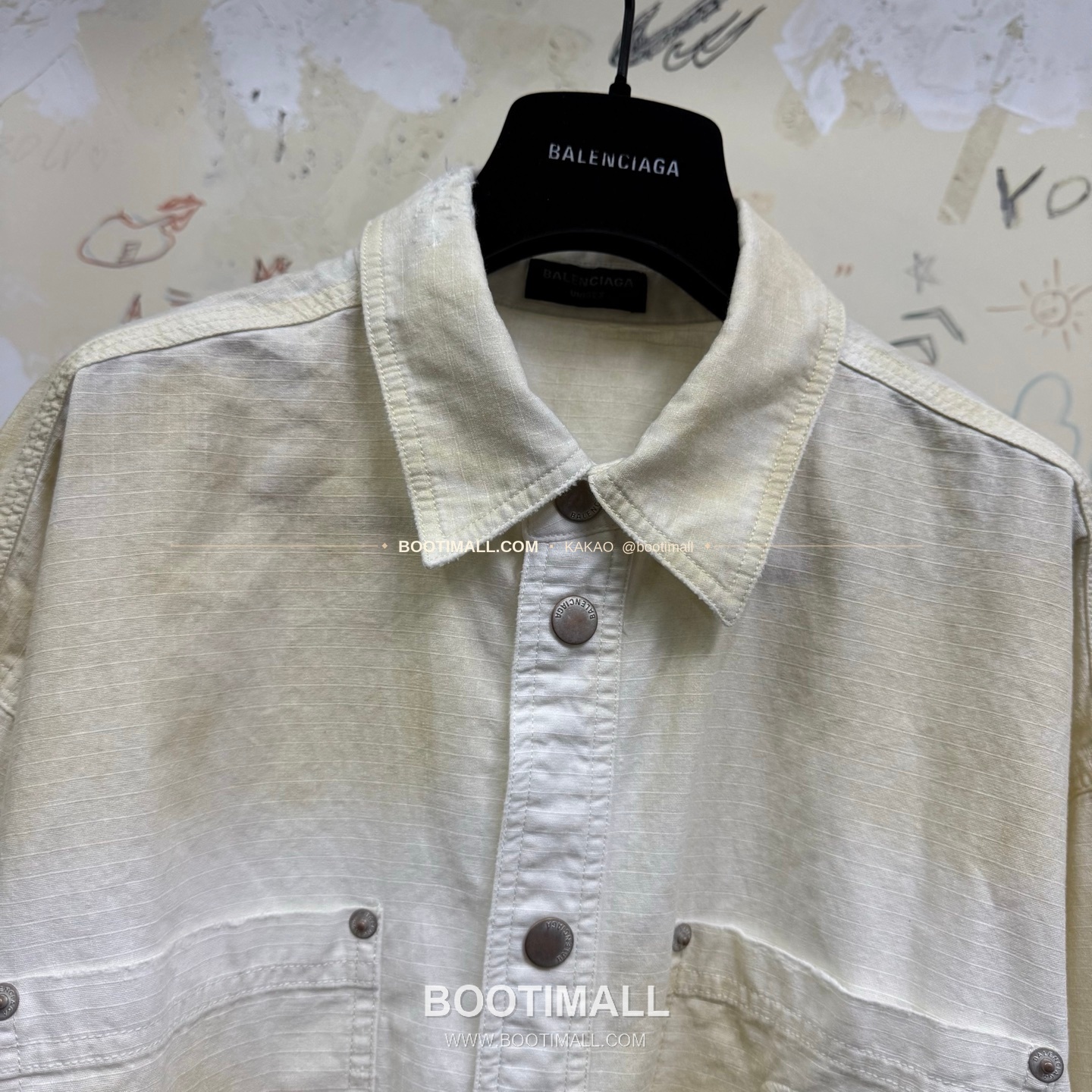 발렌시아가 2025FW 로고자수 워싱 루즈핏 체크 셔츠 Balenciaga 2025 FW Logo Embroidered Washed Loose Fit Check Shirt 3