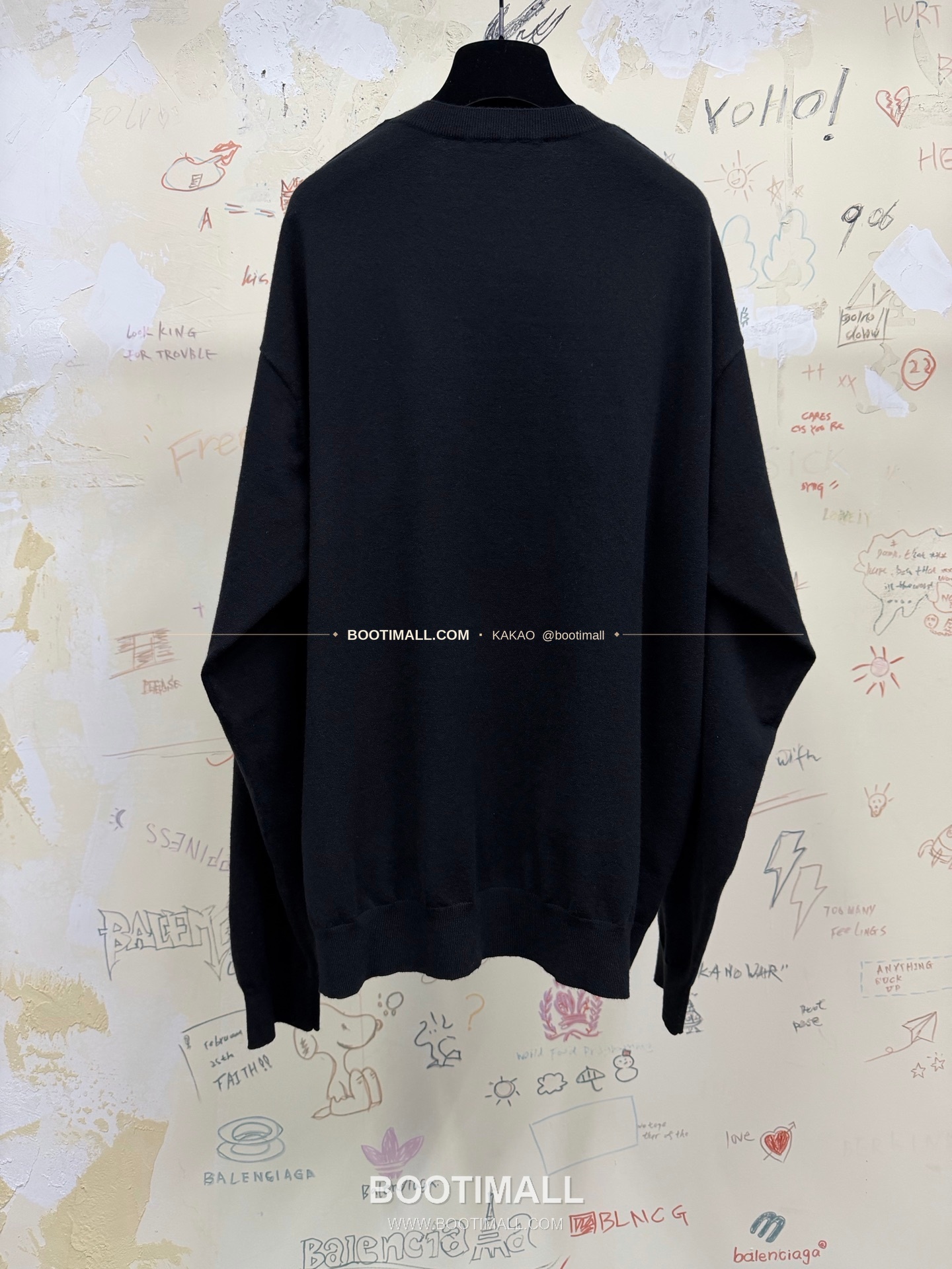 발렌시아가 2026SS 울캐시미어 로고패치 루즈핏 니트 Balenciaga 2026 SS Wool Cashmere Logo Patch Loose Fit Knit 4