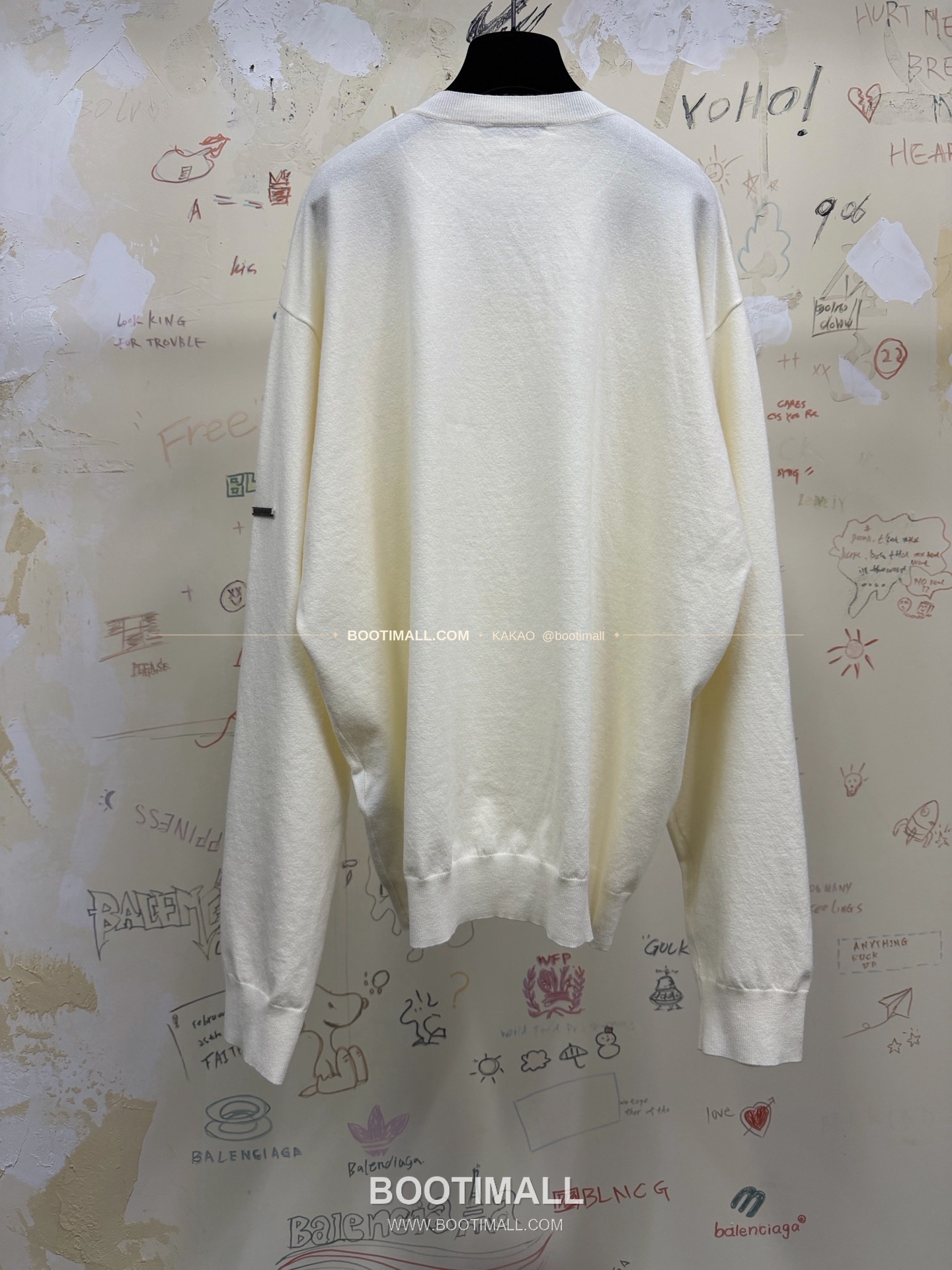 발렌시아가 2026SS 울캐시미어 로고패치 루즈핏 니트 Balenciaga 2026 SS Wool Cashmere Logo Patch Loose Fit Knit 8