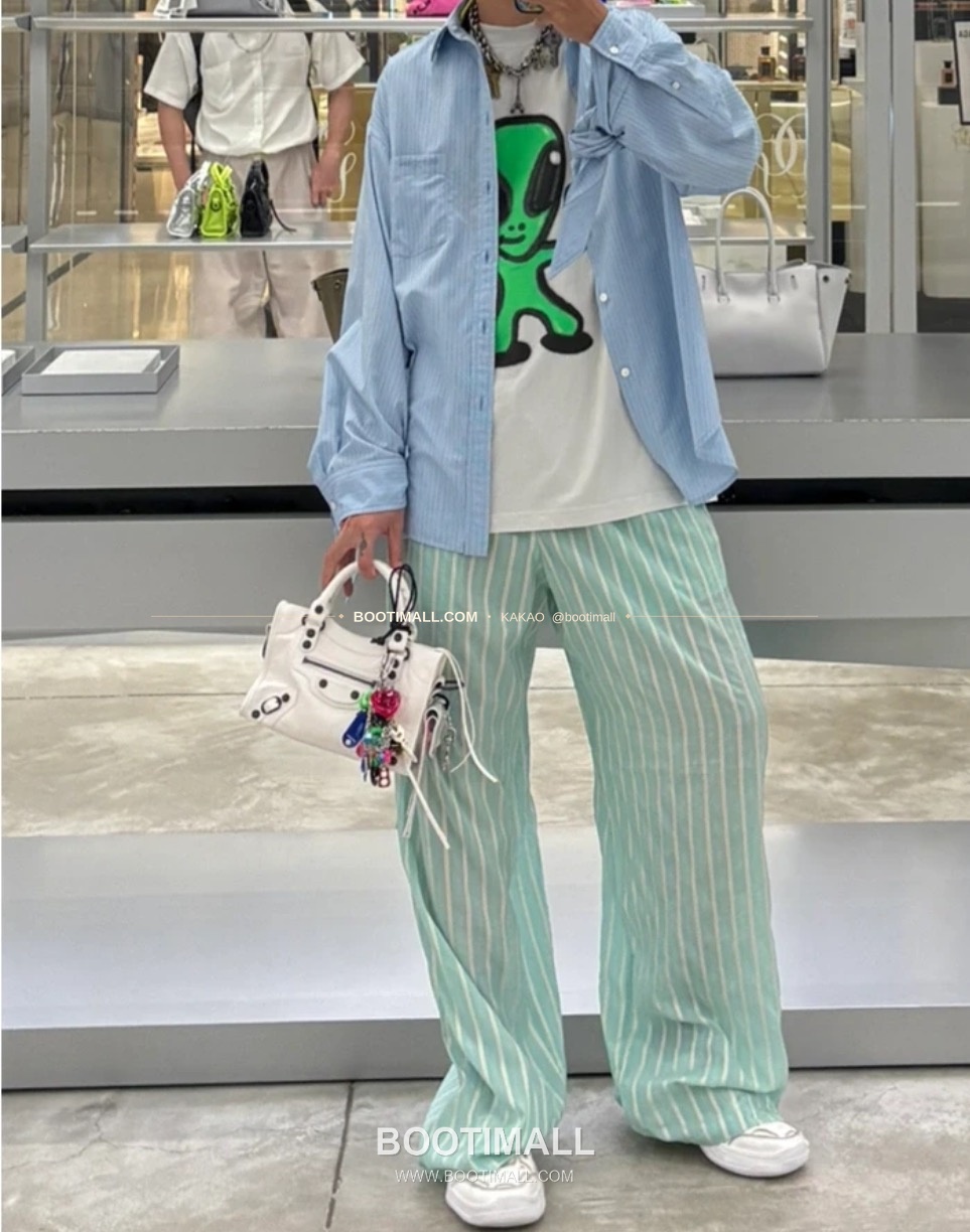 발렌시아가 2025FW 스트라이프 자카드 루즈핏 코튼 롱팬츠 Balenciaga 2025 FW Stripe Jacquard Loose Fit Cotton Long Pants 1