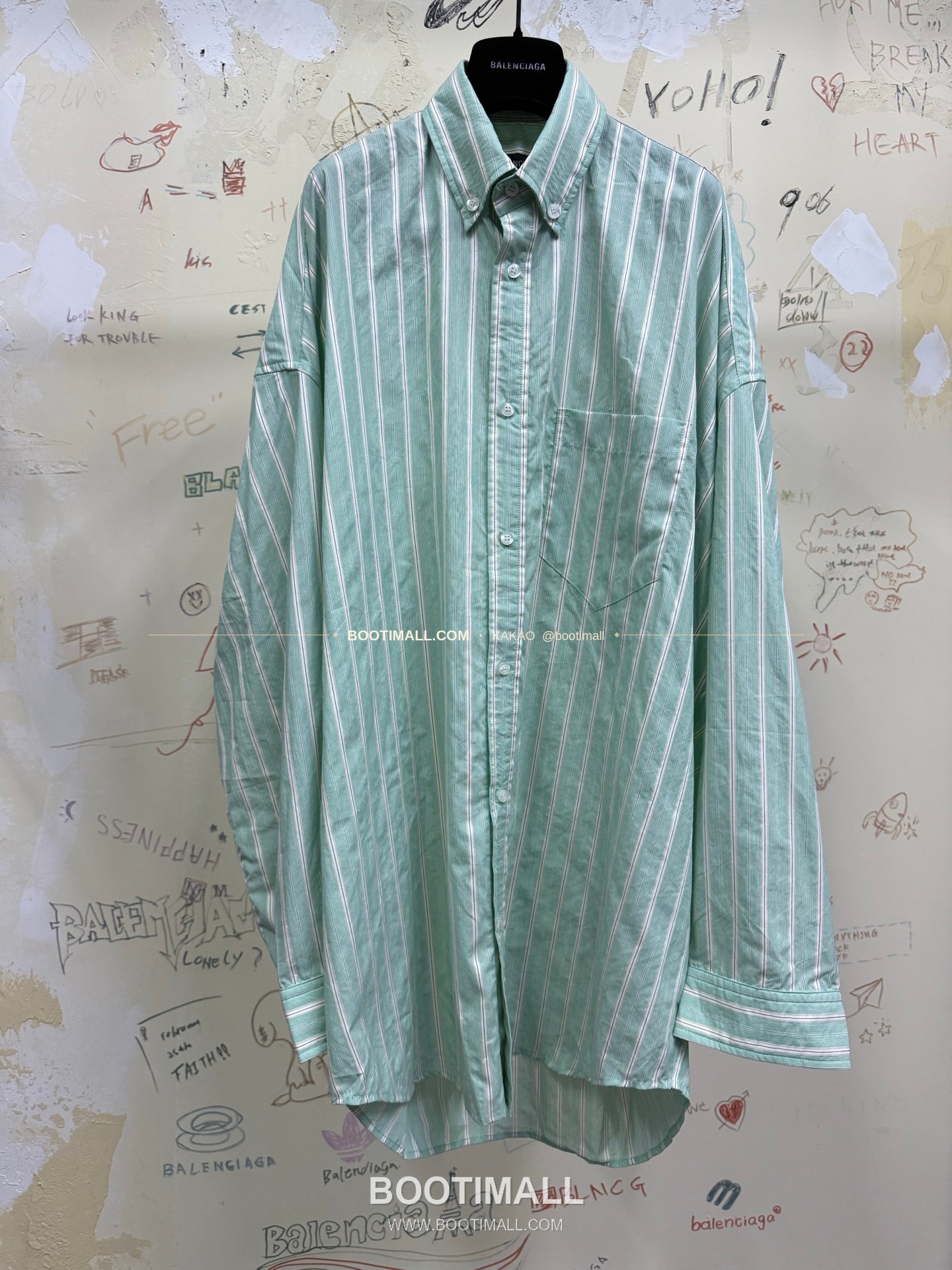 발렌시아가 2025FW 스트라이프 자카드 워싱 루즈핏 언밸런스 셔츠 Balenciaga 2025 FW Stripe Jacquard Washed Loose Fit Asymmetric Shirt 1