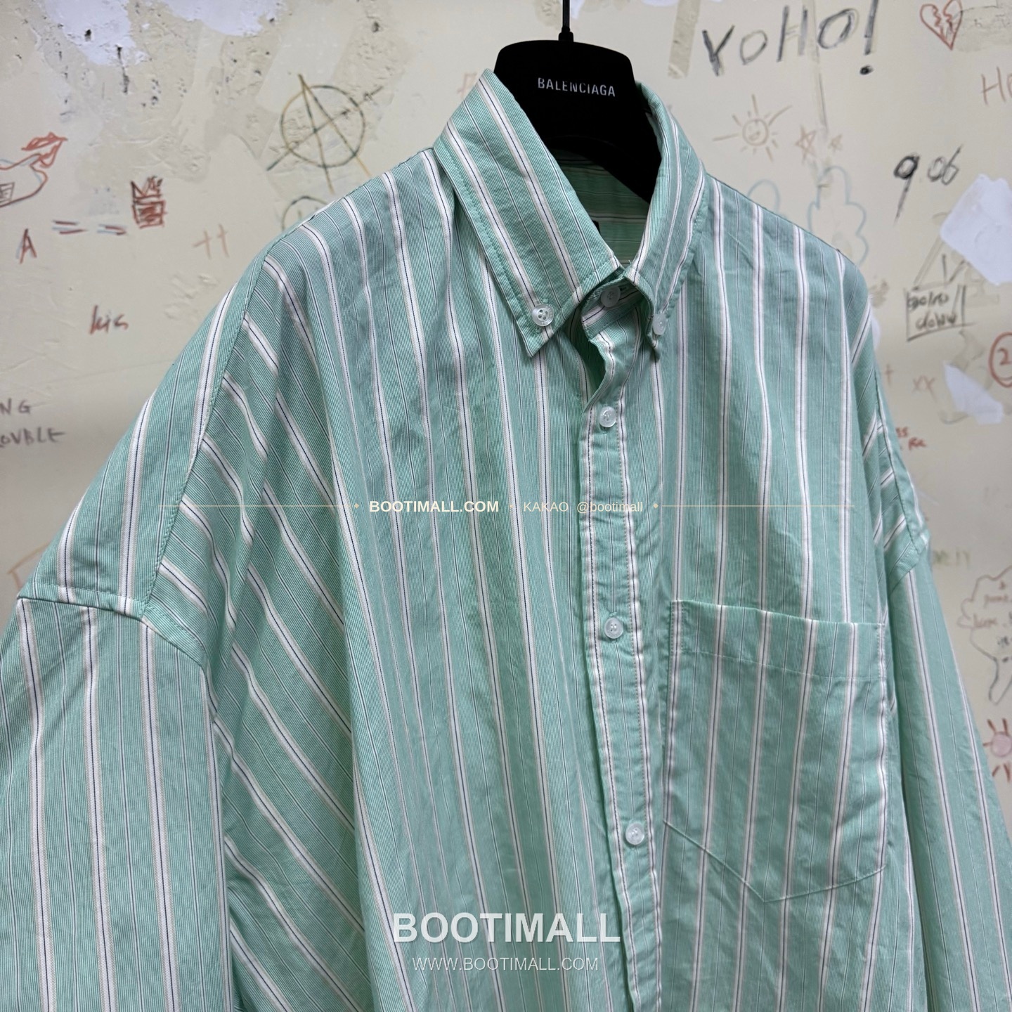 발렌시아가 2025FW 스트라이프 자카드 워싱 루즈핏 언밸런스 셔츠 Balenciaga 2025 FW Stripe Jacquard Washed Loose Fit Asymmetric Shirt 2