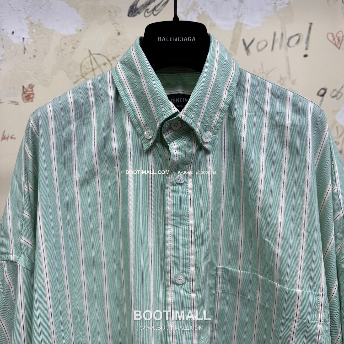 발렌시아가 2025FW 스트라이프 자카드 워싱 루즈핏 언밸런스 셔츠 Balenciaga 2025 FW Stripe Jacquard Washed Loose Fit Asymmetric Shirt 3
