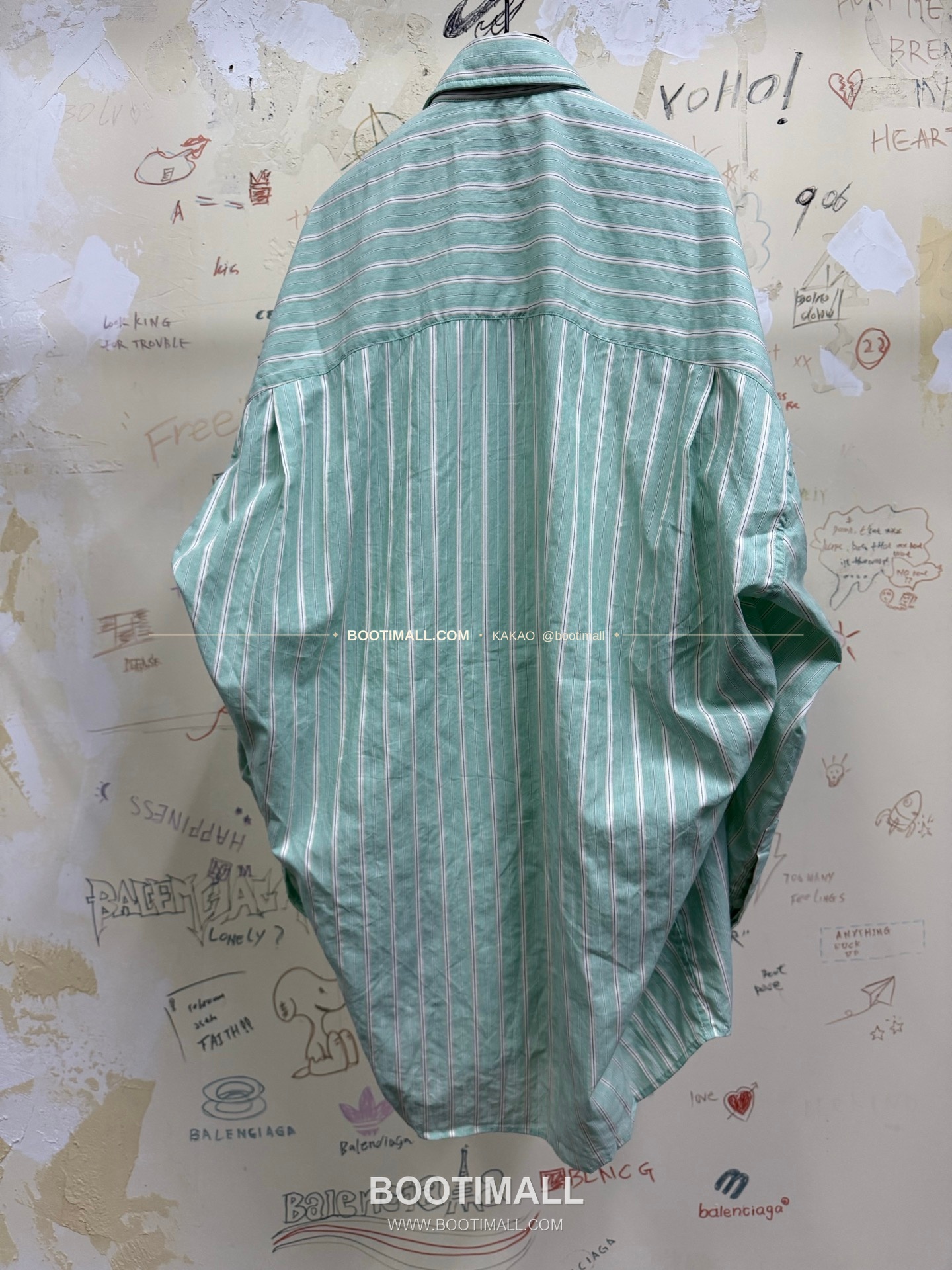 발렌시아가 2025FW 스트라이프 자카드 워싱 루즈핏 언밸런스 셔츠 Balenciaga 2025 FW Stripe Jacquard Washed Loose Fit Asymmetric Shirt 5