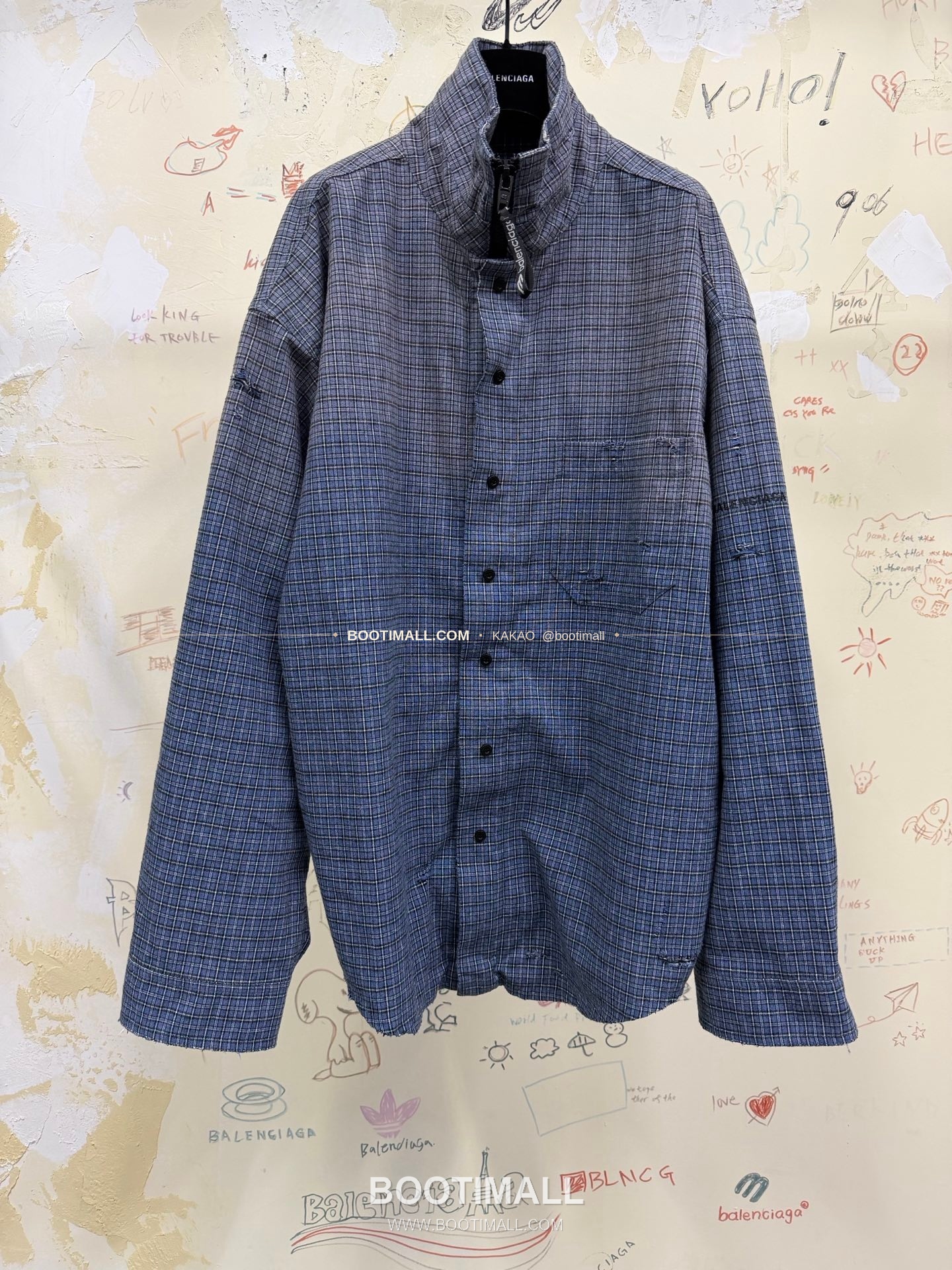 발렌시아가 2025FW 스트라이프 자카드 워싱 루즈핏 언밸런스 셔츠 Balenciaga 2025 FW Stripe Jacquard Washed Loose Fit Asymmetric Shirt 1