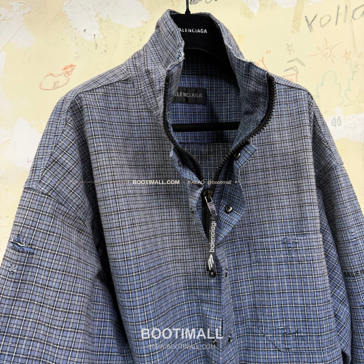 발렌시아가 2025FW 스트라이프 자카드 워싱 루즈핏 언밸런스 셔츠 Balenciaga 2025 FW Stripe Jacquard Washed Loose Fit Asymmetric Shirt 2