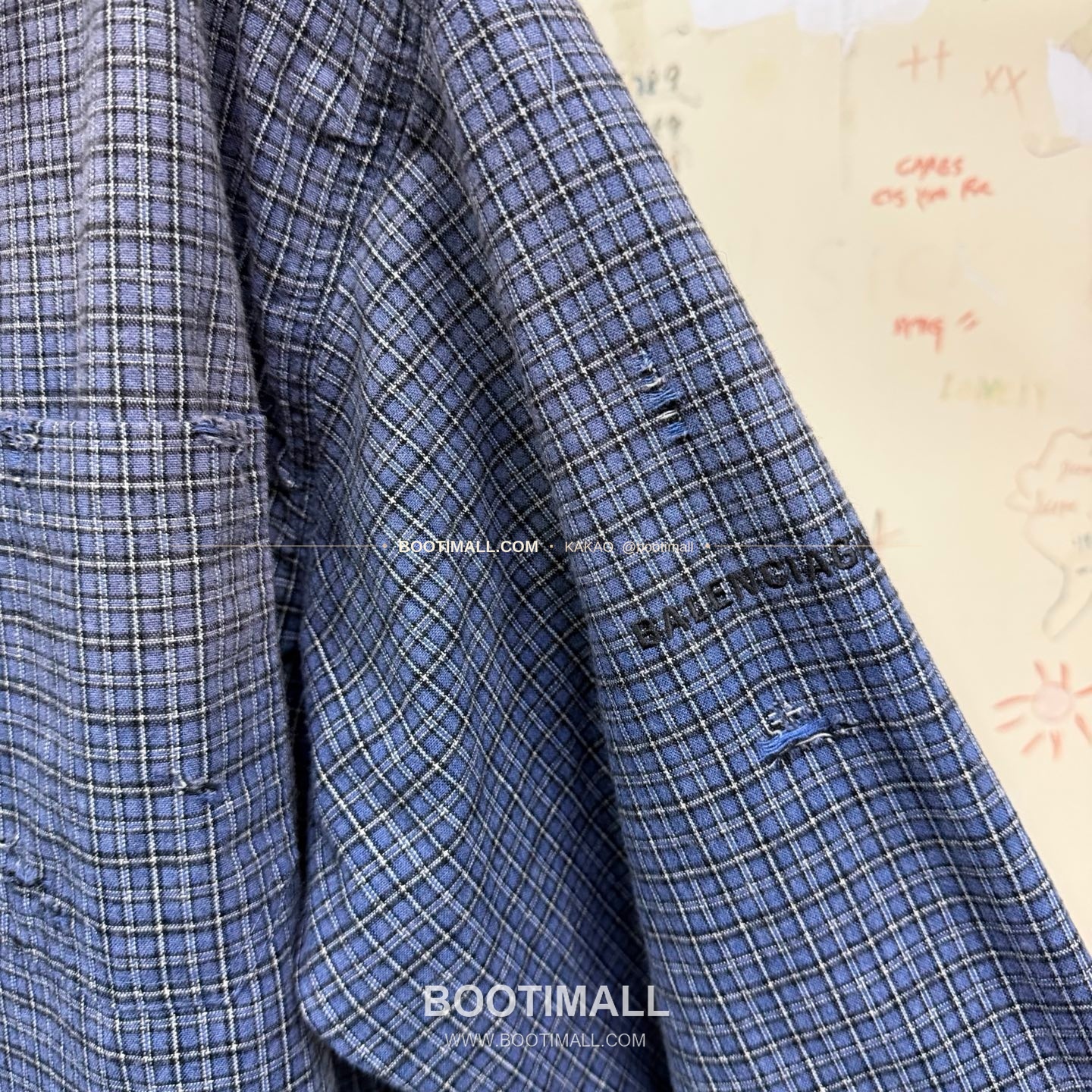 발렌시아가 2025FW 스트라이프 자카드 워싱 루즈핏 언밸런스 셔츠 Balenciaga 2025 FW Stripe Jacquard Washed Loose Fit Asymmetric Shirt 4