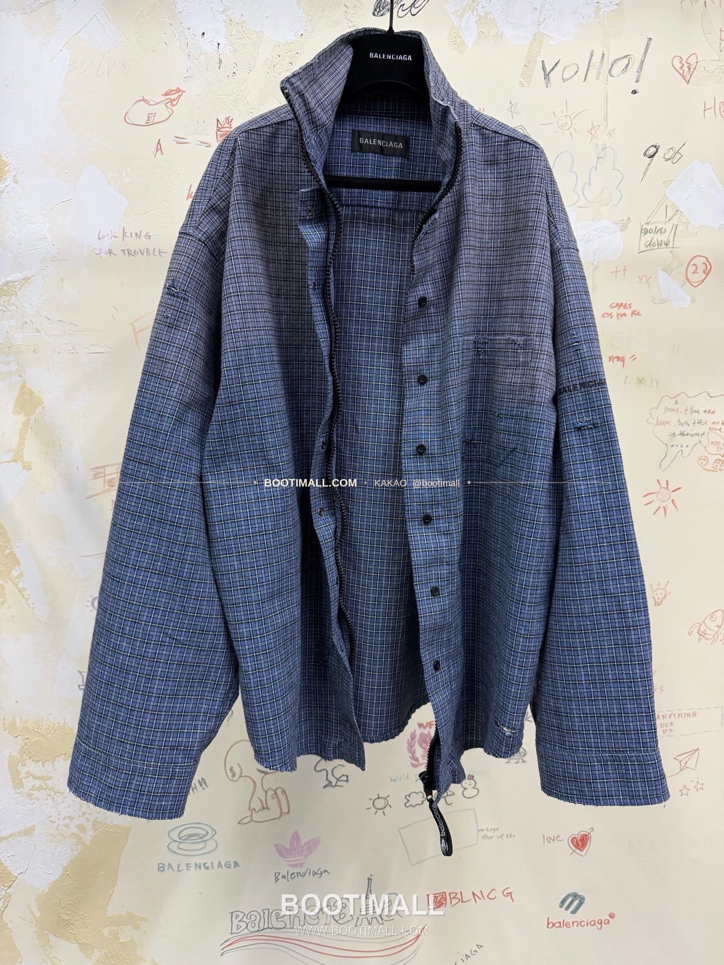 발렌시아가 2025FW 스트라이프 자카드 워싱 루즈핏 언밸런스 셔츠 Balenciaga 2025 FW Stripe Jacquard Washed Loose Fit Asymmetric Shirt 6