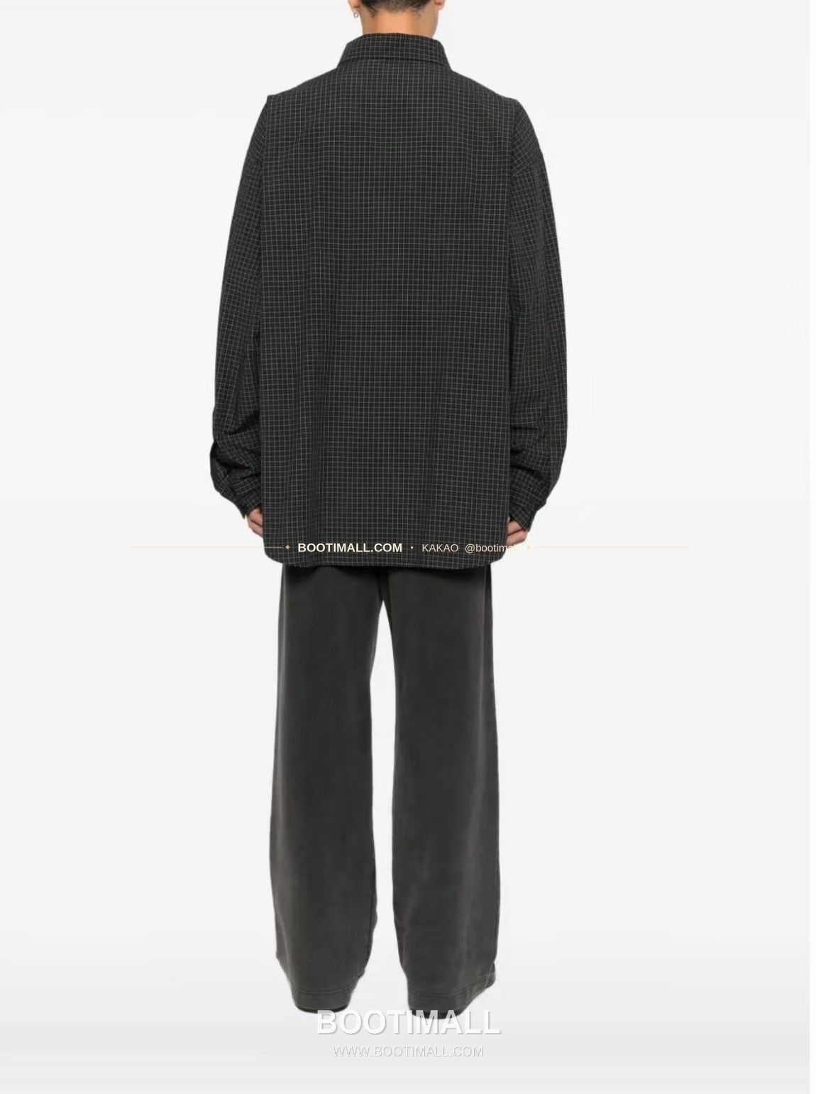 발렌시아가 2026SS 미니체크 로고자수 루즈핏 코튼 셔츠 Balenciaga 2026 SS Mini Check Logo Embroidered Loose Fit Cotton Shirt 4