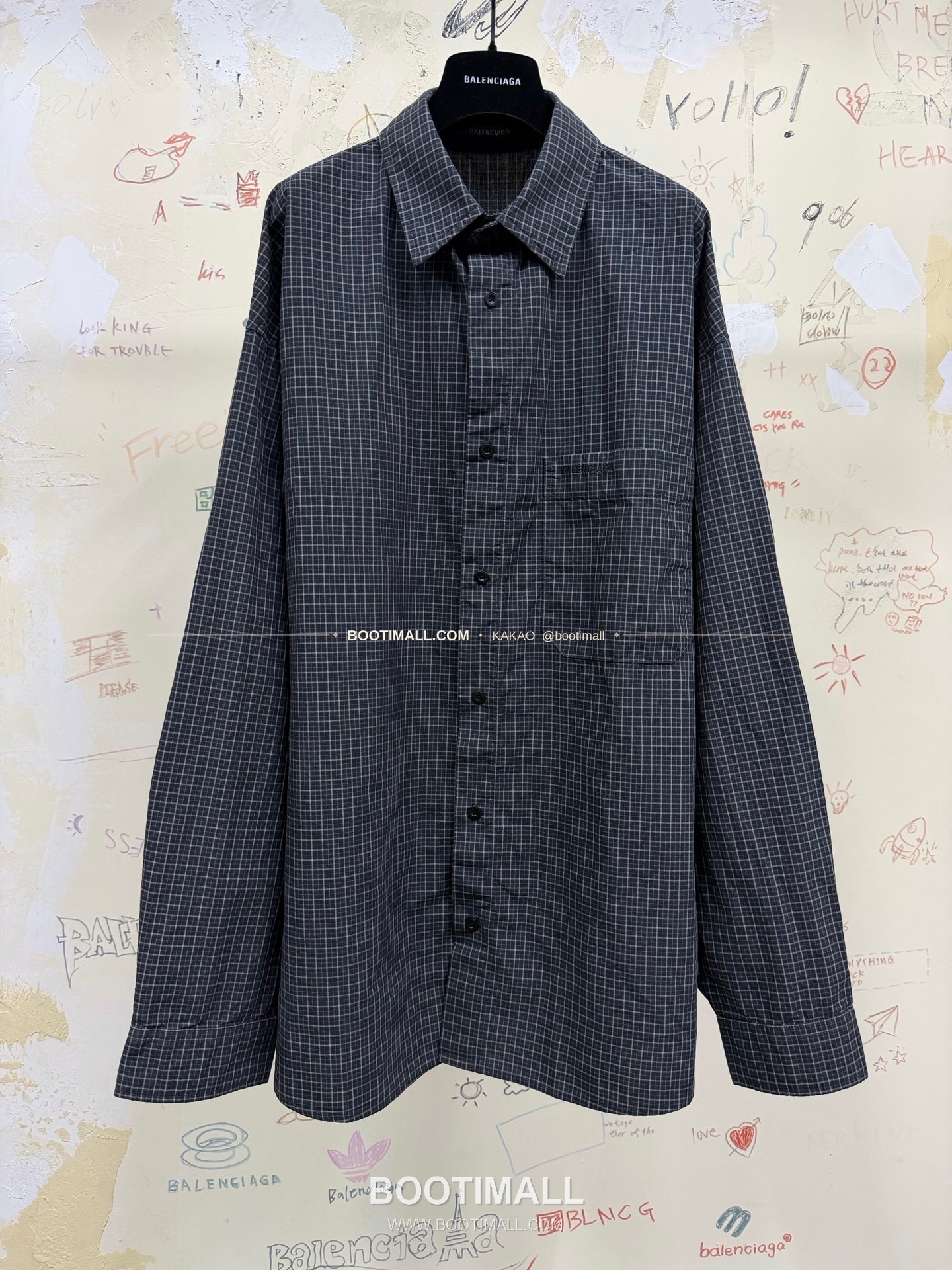 발렌시아가 2026SS 미니체크 로고자수 루즈핏 코튼 셔츠 Balenciaga 2026 SS Mini Check Logo Embroidered Loose Fit Cotton Shirt 5