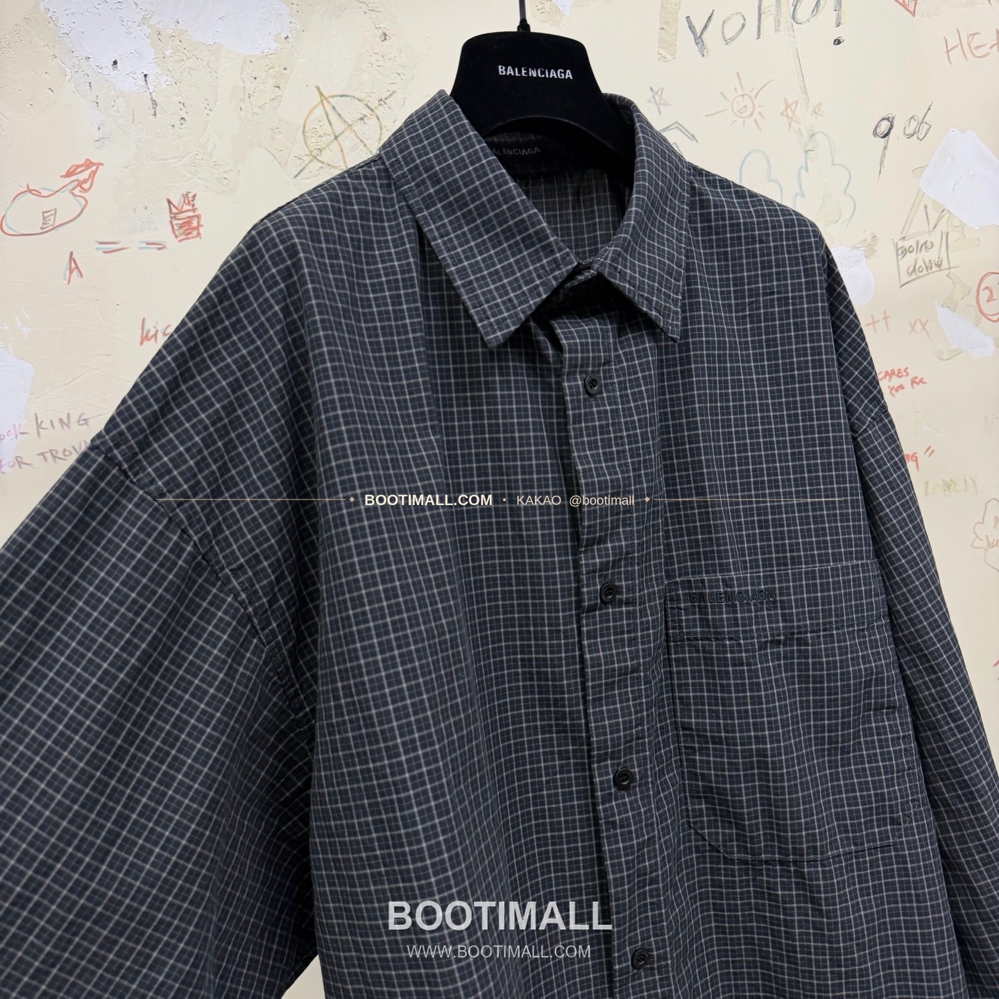 발렌시아가 2026SS 미니체크 로고자수 루즈핏 코튼 셔츠 Balenciaga 2026 SS Mini Check Logo Embroidered Loose Fit Cotton Shirt 6