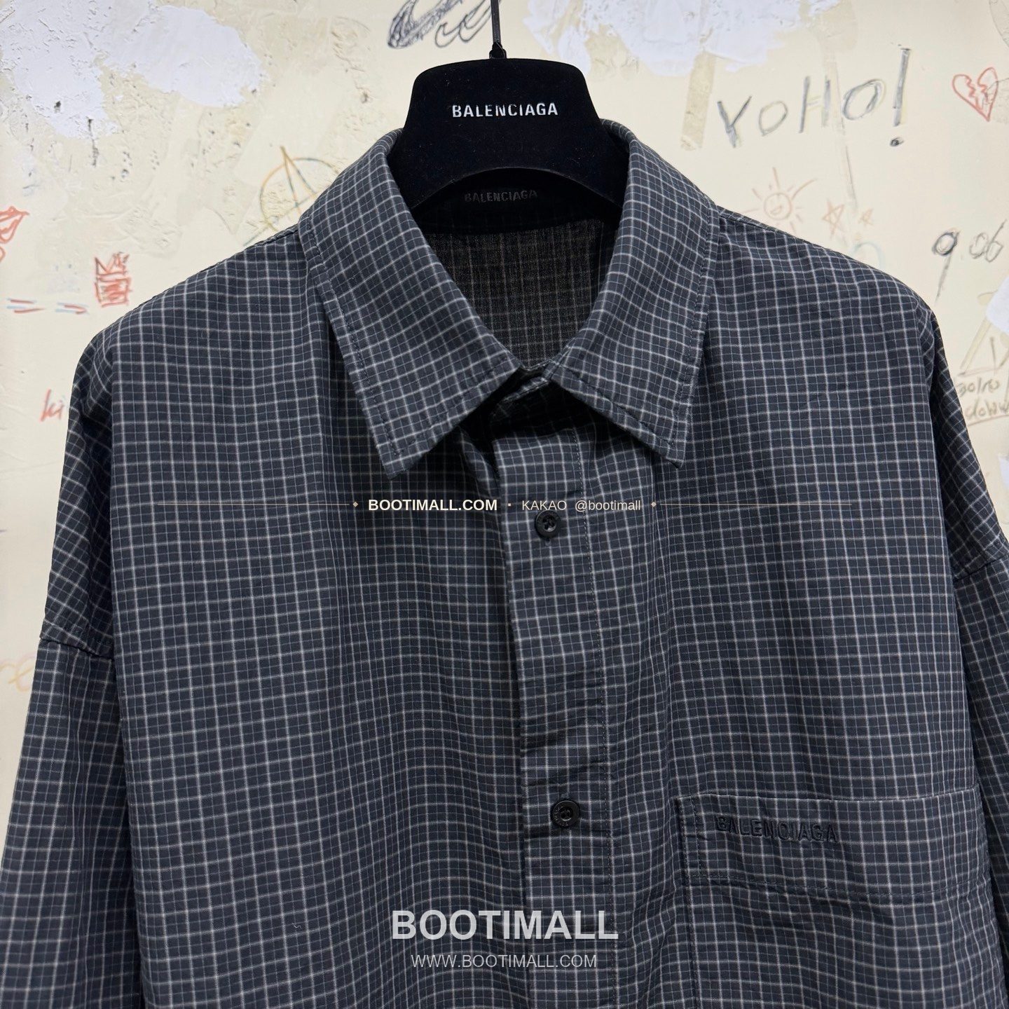 발렌시아가 2026SS 미니체크 로고자수 루즈핏 코튼 셔츠 Balenciaga 2026 SS Mini Check Logo Embroidered Loose Fit Cotton Shirt 7