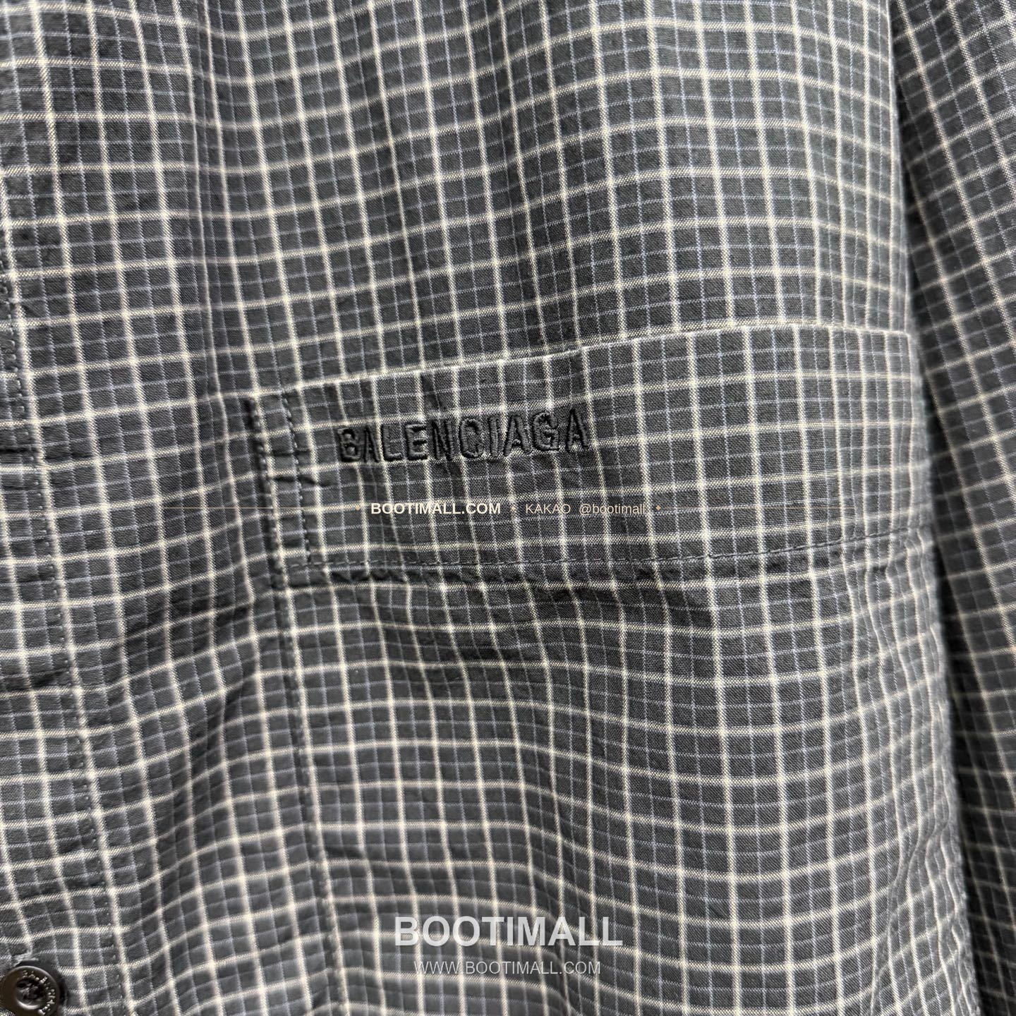 발렌시아가 2026SS 미니체크 로고자수 루즈핏 코튼 셔츠 Balenciaga 2026 SS Mini Check Logo Embroidered Loose Fit Cotton Shirt 8