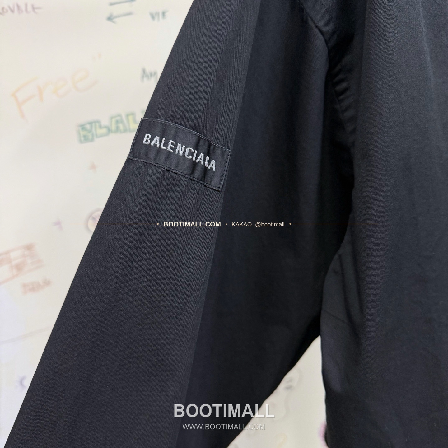 발렌시아가 2026SS 슬리브로고 워싱 루즈핏 코튼 셔츠 Balenciaga 2026 SS Sleeve Logo Washed Loose Fit Cotton Shirt 6