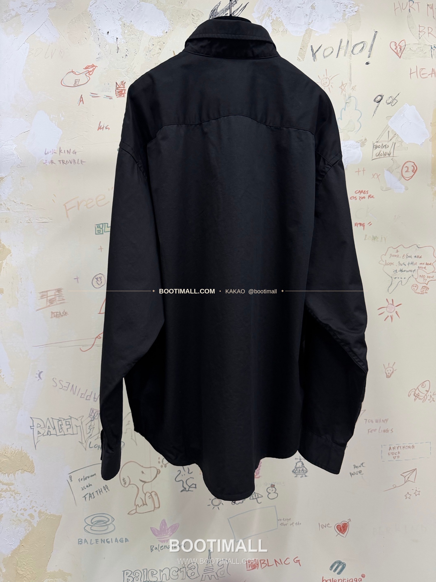 발렌시아가 2026SS 슬리브로고 워싱 루즈핏 코튼 셔츠 Balenciaga 2026 SS Sleeve Logo Washed Loose Fit Cotton Shirt 7