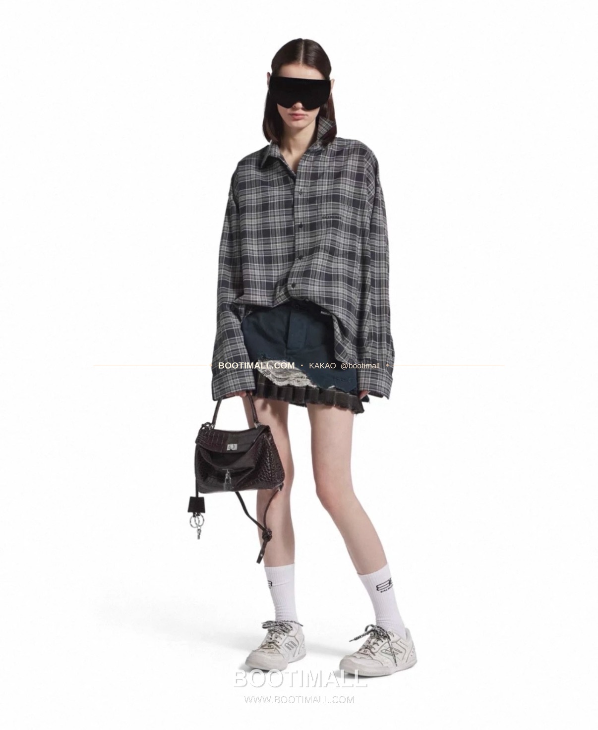 발렌시아가 2026SS 블랙그레이 체크 로고자수 루즈핏 코튼 셔츠 Balenciaga 2026 SS Black Grey Check Logo Embroidered Loose Fit Cotton Shirt 2
