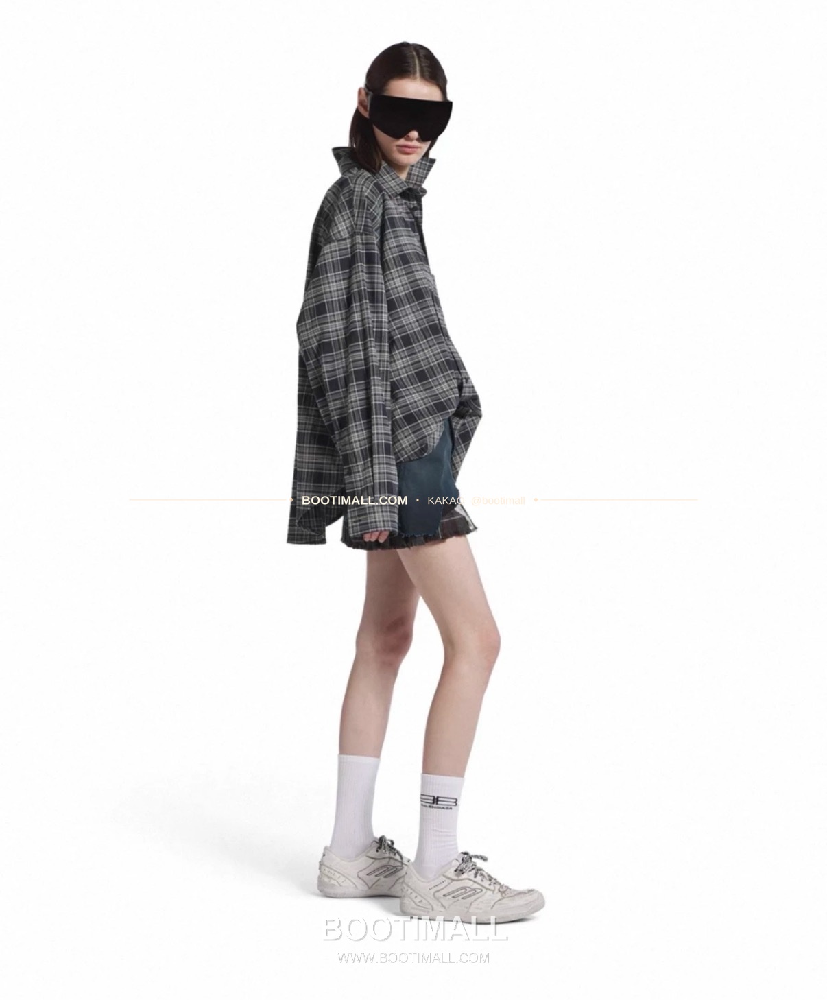 발렌시아가 2026SS 블랙그레이 체크 로고자수 루즈핏 코튼 셔츠 Balenciaga 2026 SS Black Grey Check Logo Embroidered Loose Fit Cotton Shirt 4