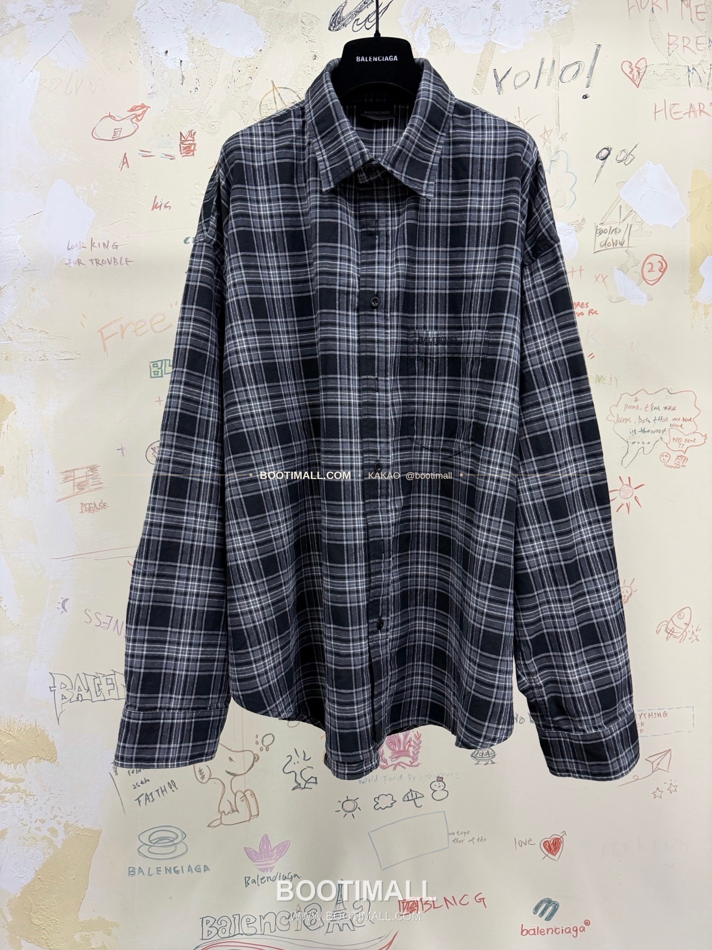 발렌시아가 2026SS 블랙그레이 체크 로고자수 루즈핏 코튼 셔츠 Balenciaga 2026 SS Black Grey Check Logo Embroidered Loose Fit Cotton Shirt 5