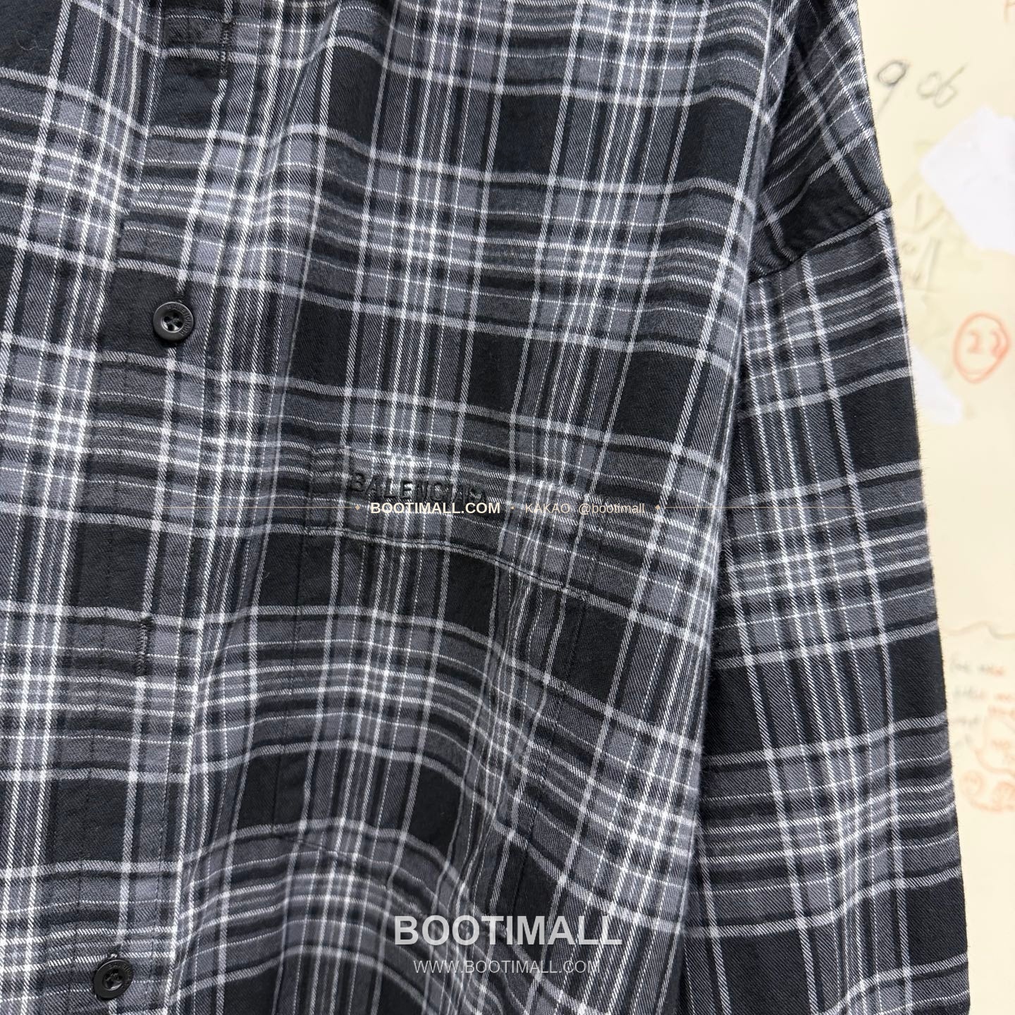 발렌시아가 2026SS 블랙그레이 체크 로고자수 루즈핏 코튼 셔츠 Balenciaga 2026 SS Black Grey Check Logo Embroidered Loose Fit Cotton Shirt 7