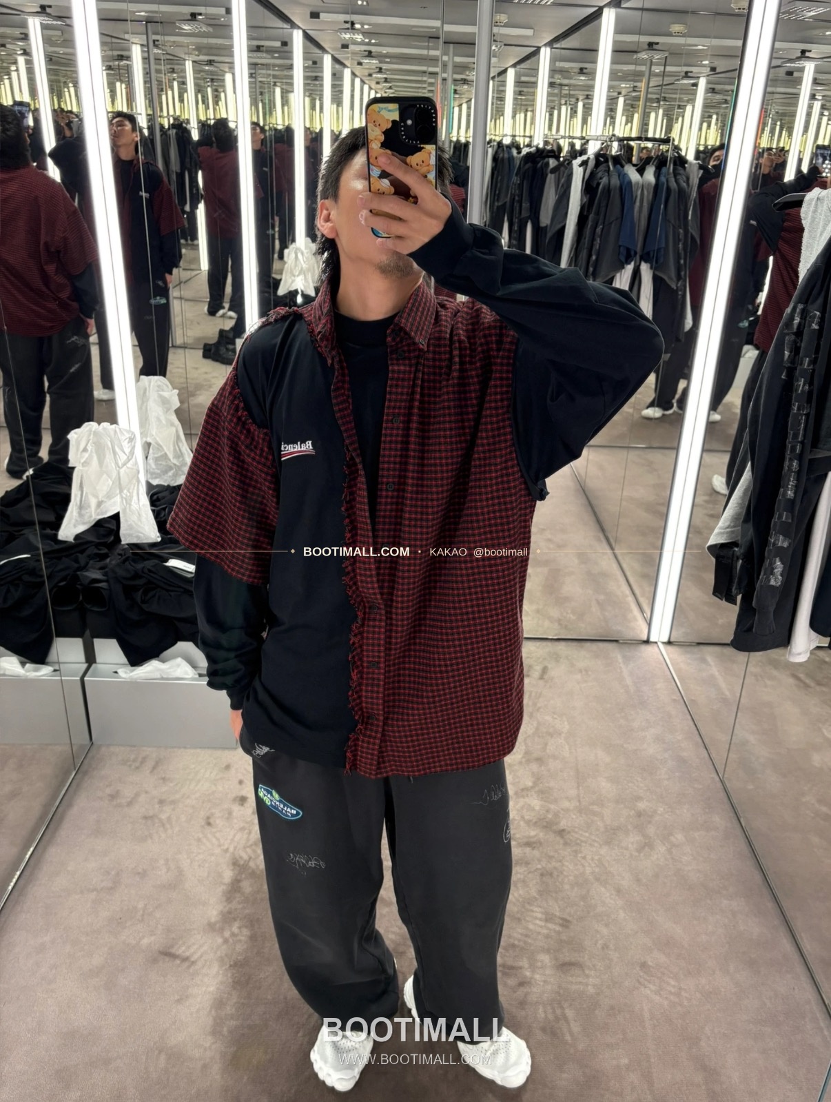 발렌시아가 2025FW 체크패치워크 레이어드 루즈핏 울셔츠 Balenciaga 2025 FW Check Patchwork Layered Loose Fit Wool Shirt 3