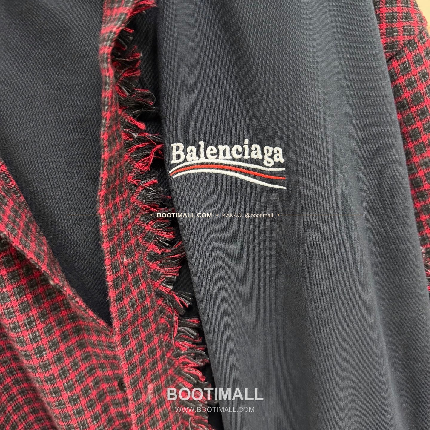 발렌시아가 2025FW 체크패치워크 레이어드 루즈핏 울셔츠 Balenciaga 2025 FW Check Patchwork Layered Loose Fit Wool Shirt 8