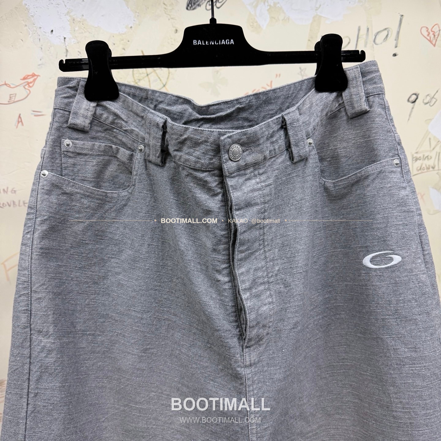 발렌시아가 2025FW 트윌데님 워싱 루즈핏 드롭크로치 롱팬츠 Balenciaga 2025 FW Twill Denim Washed Loose Fit Drop Crotch Long Pants 6