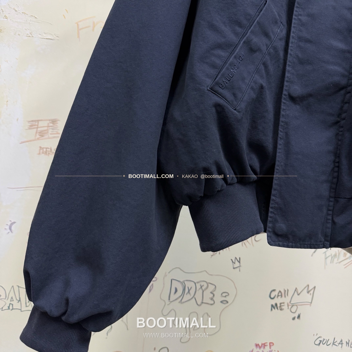 발렌시아가 2025FW 리버서블 스탠드카라 루즈핏 해링턴재킷 Balenciaga 2025 FW Reversible Stand Collar Loose Fit Harrington Jacket 6