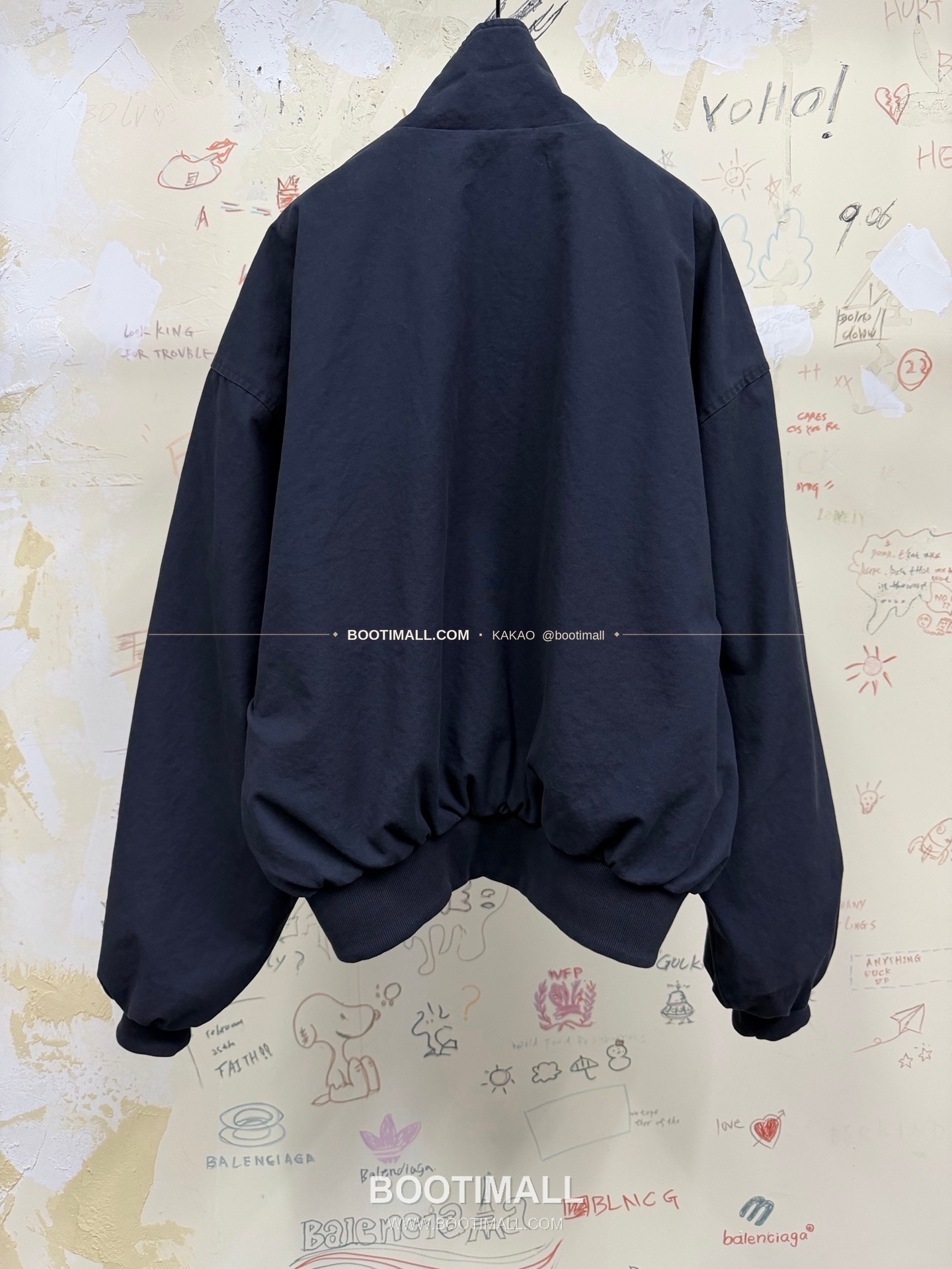 발렌시아가 2025FW 리버서블 스탠드카라 루즈핏 해링턴재킷 Balenciaga 2025 FW Reversible Stand Collar Loose Fit Harrington Jacket 7