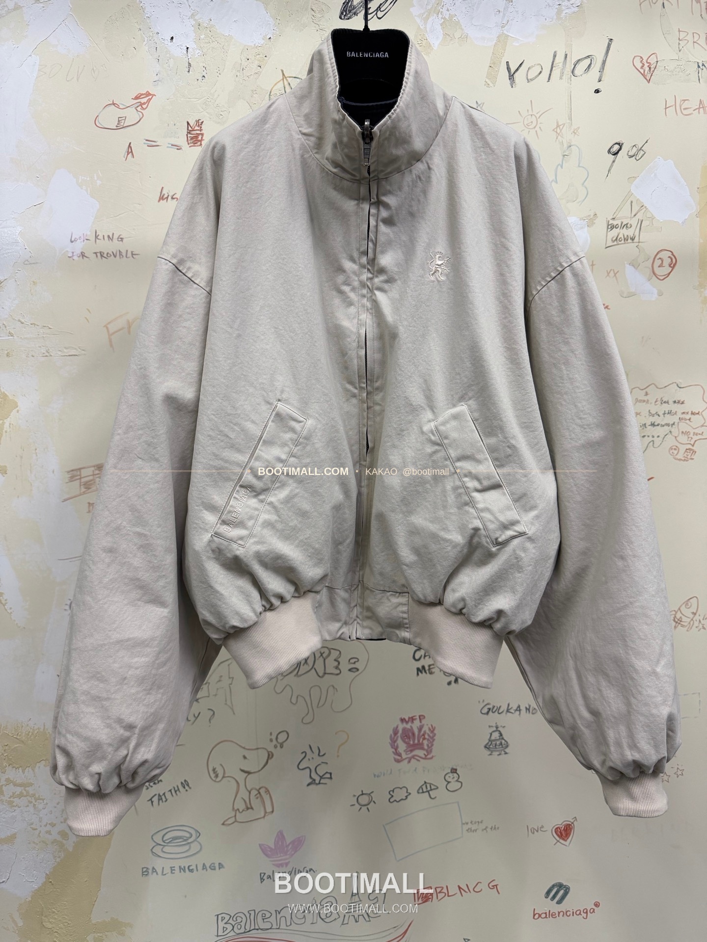 발렌시아가 2025FW 리버서블 스탠드카라 루즈핏 해링턴재킷 Balenciaga 2025 FW Reversible Stand Collar Loose Fit Harrington Jacket 8