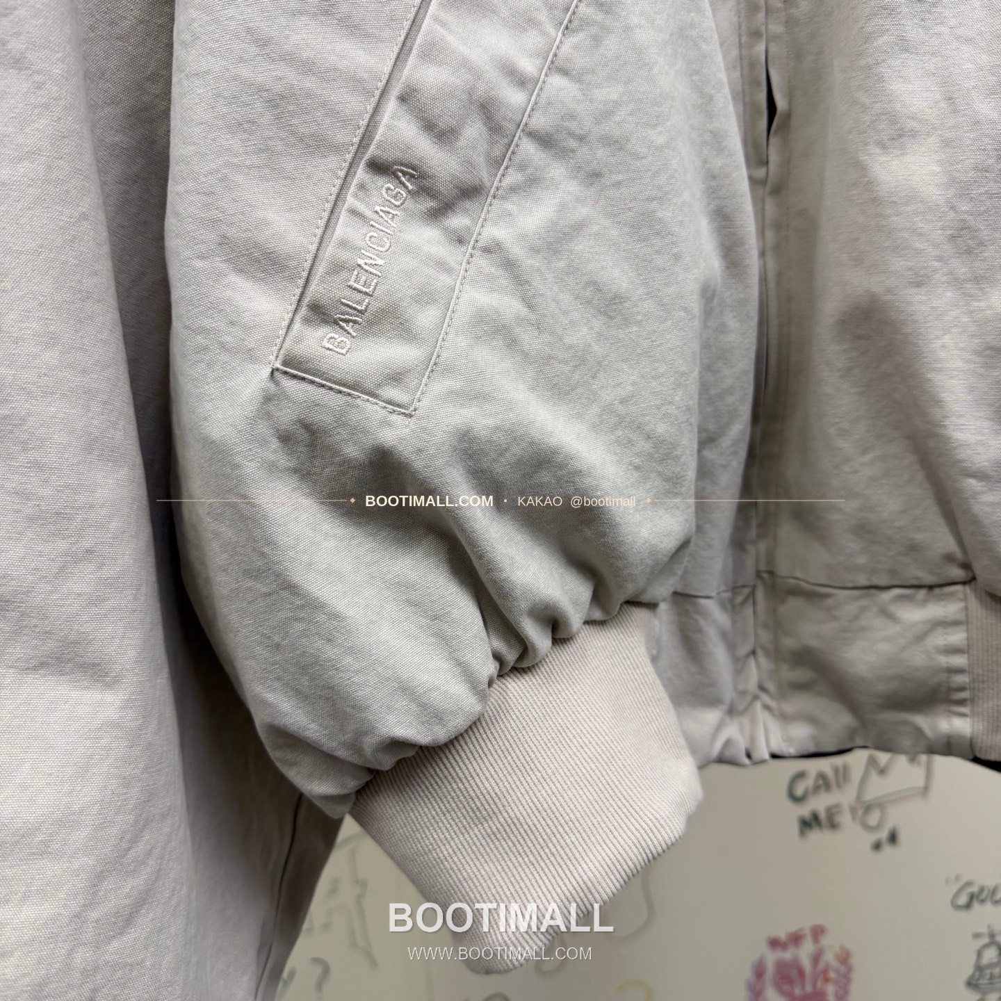 발렌시아가 2025FW 리버서블 스탠드카라 루즈핏 해링턴재킷 Balenciaga 2025 FW Reversible Stand Collar Loose Fit Harrington Jacket 10