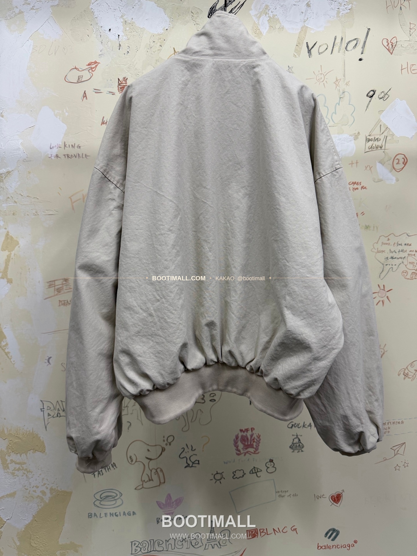 발렌시아가 2025FW 리버서블 스탠드카라 루즈핏 해링턴재킷 Balenciaga 2025 FW Reversible Stand Collar Loose Fit Harrington Jacket 11