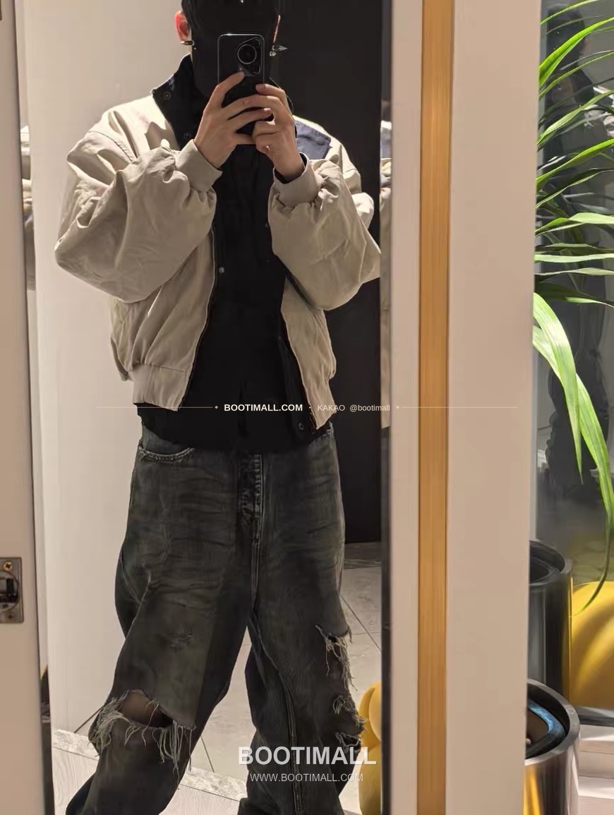 발렌시아가 2025FW 리버서블 스탠드카라 루즈핏 해링턴재킷 Balenciaga 2025 FW Reversible Stand Collar Loose Fit Harrington Jacket 13