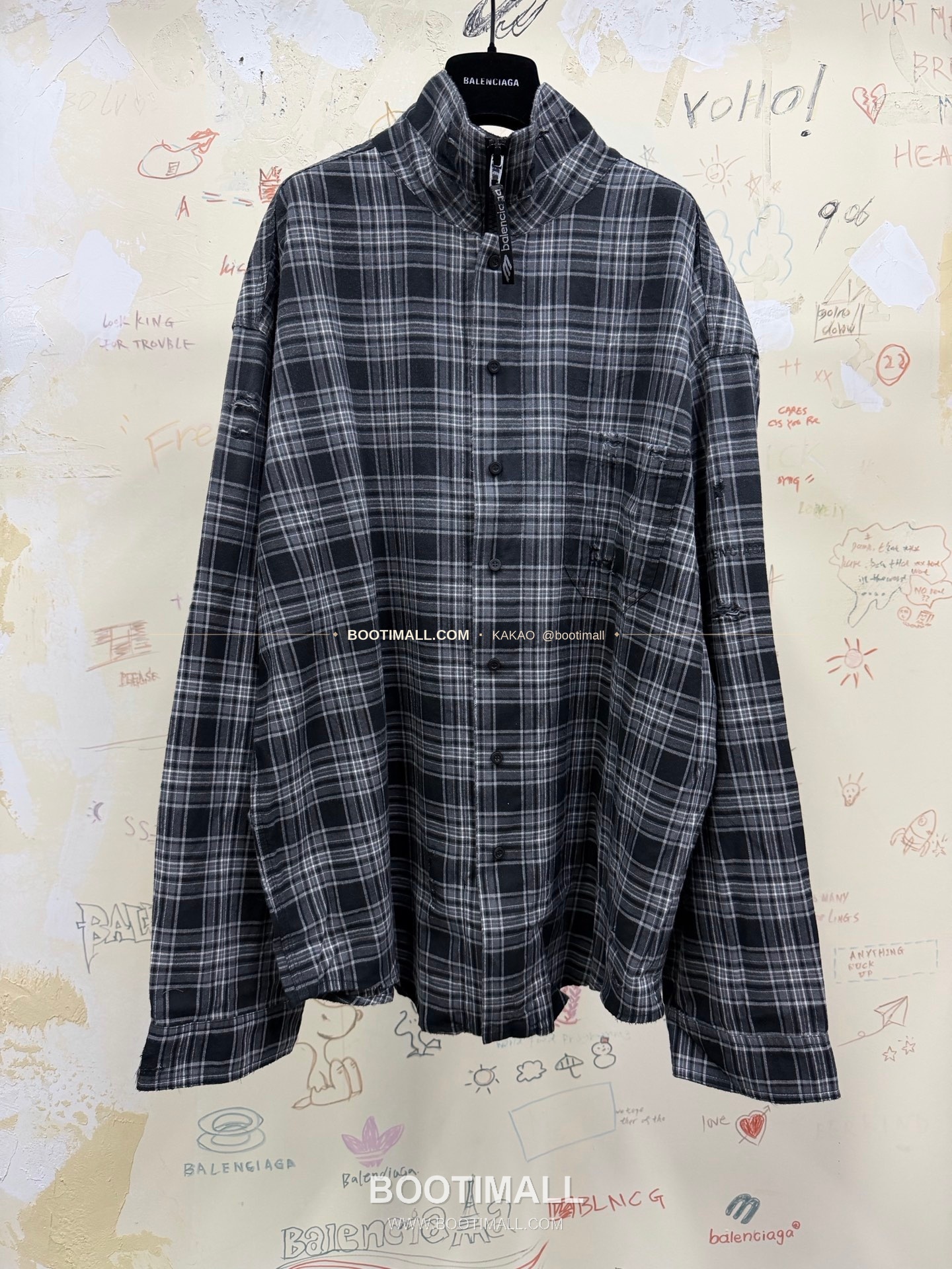 발렌시아가 2025FW 체크 기모코튼 워싱 루즈핏 스탠드카라 지퍼 셔츠재킷 Balenciaga 2025 FW Check Brushed Cotton Washed Loose Fit Stand Collar Zip Shirt Jacket 1