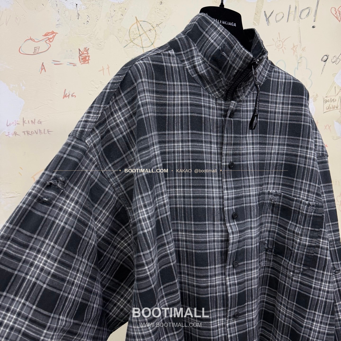 발렌시아가 2025FW 체크 기모코튼 워싱 루즈핏 스탠드카라 지퍼 셔츠재킷 Balenciaga 2025 FW Check Brushed Cotton Washed Loose Fit Stand Collar Zip Shirt Jacket 2